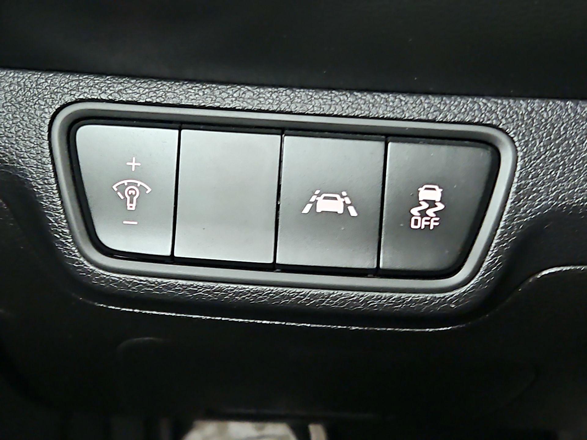 Thumbnail: 2020 Kia Forte - 13
