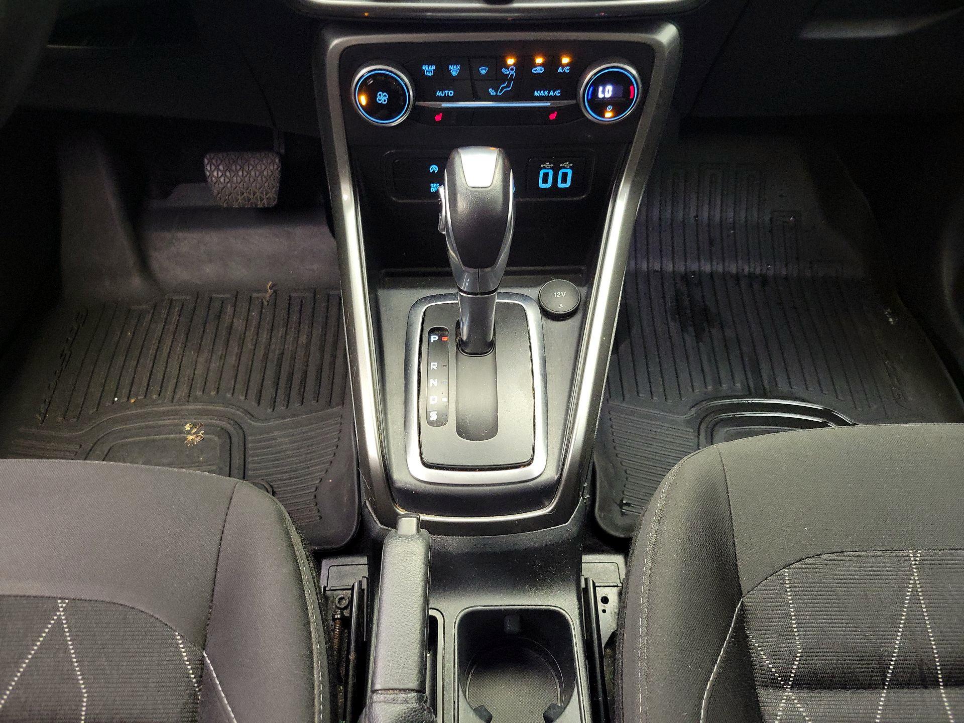 Thumbnail: 2018 Ford EcoSport - 17