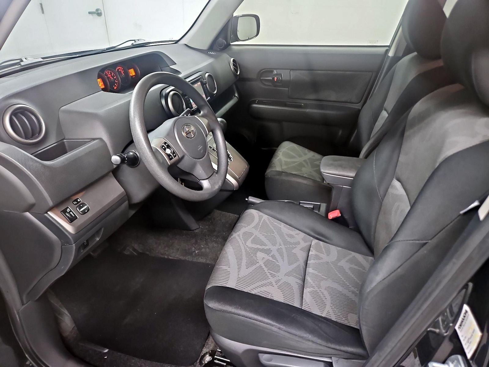 2014 Scion xB Base - Photo 12
