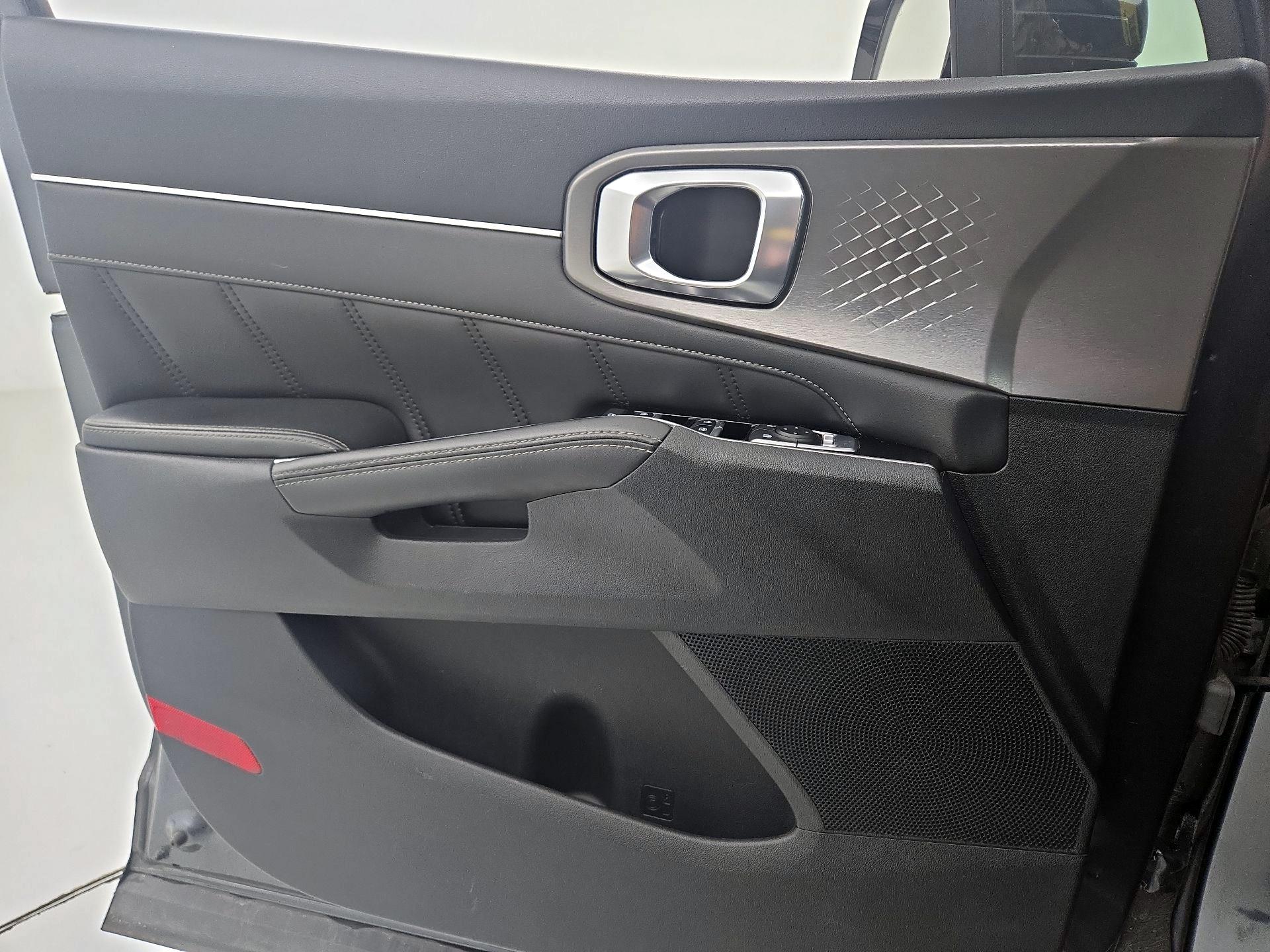 Thumbnail: 2021 Kia Sorento - 12