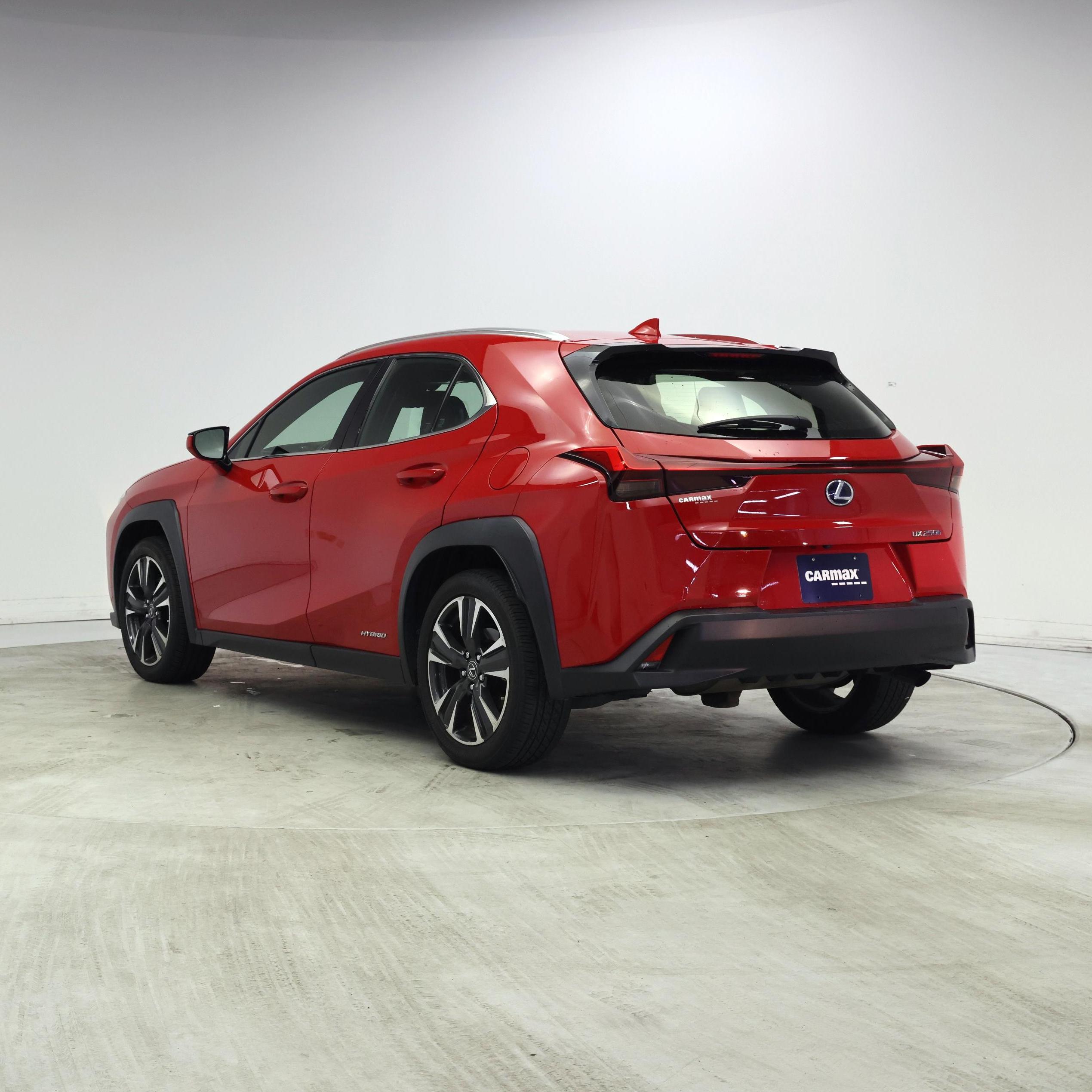 Thumbnail: 2019 Lexus UX - 2
