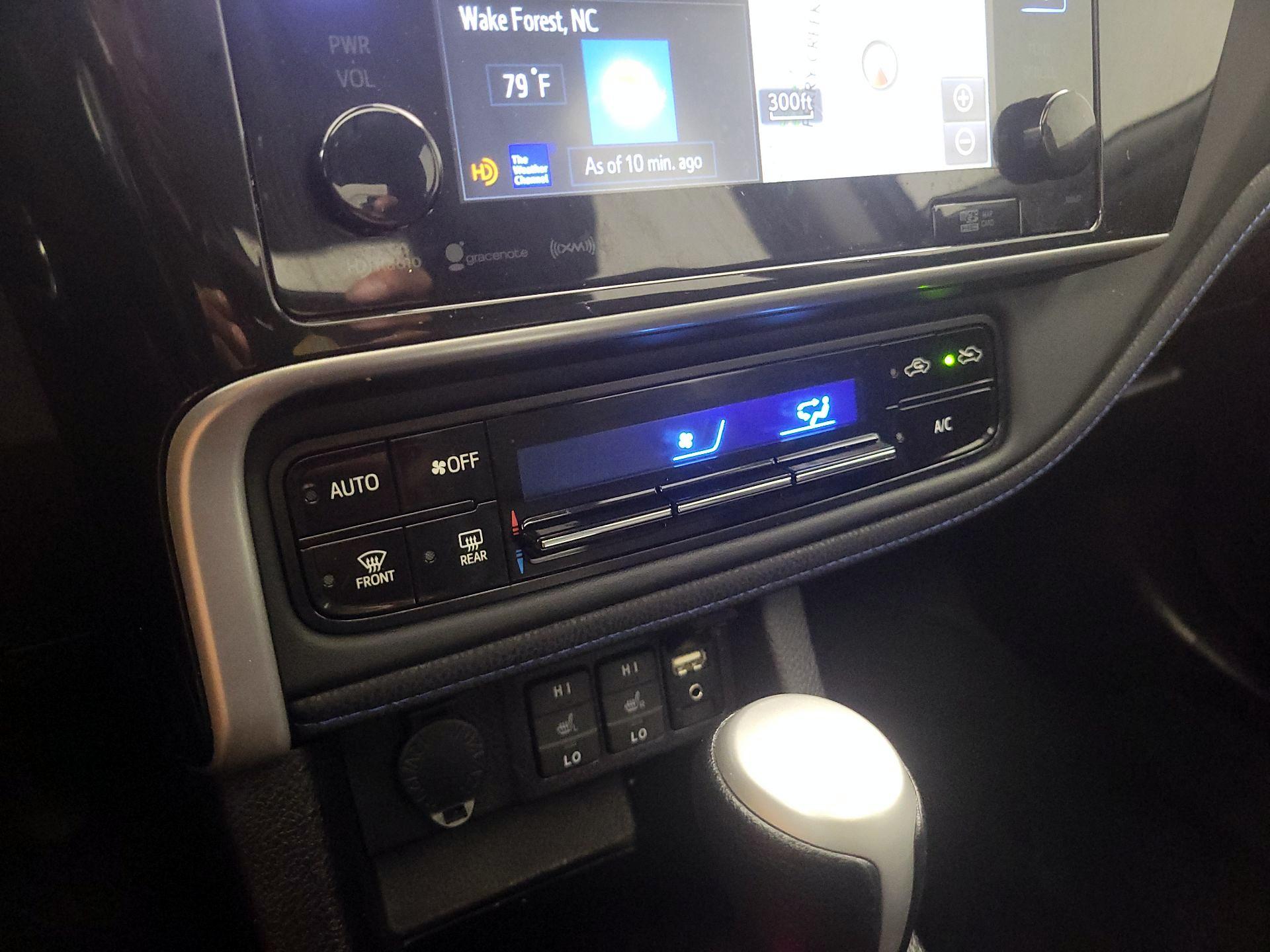Thumbnail: 2018 Toyota Corolla - 16