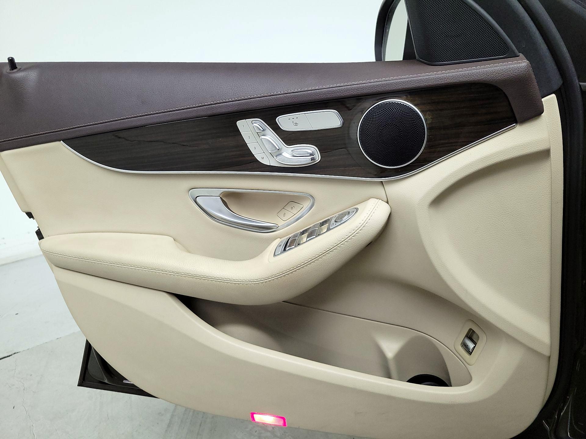 Thumbnail: 2017 Mercedes-Benz C-Class - 12