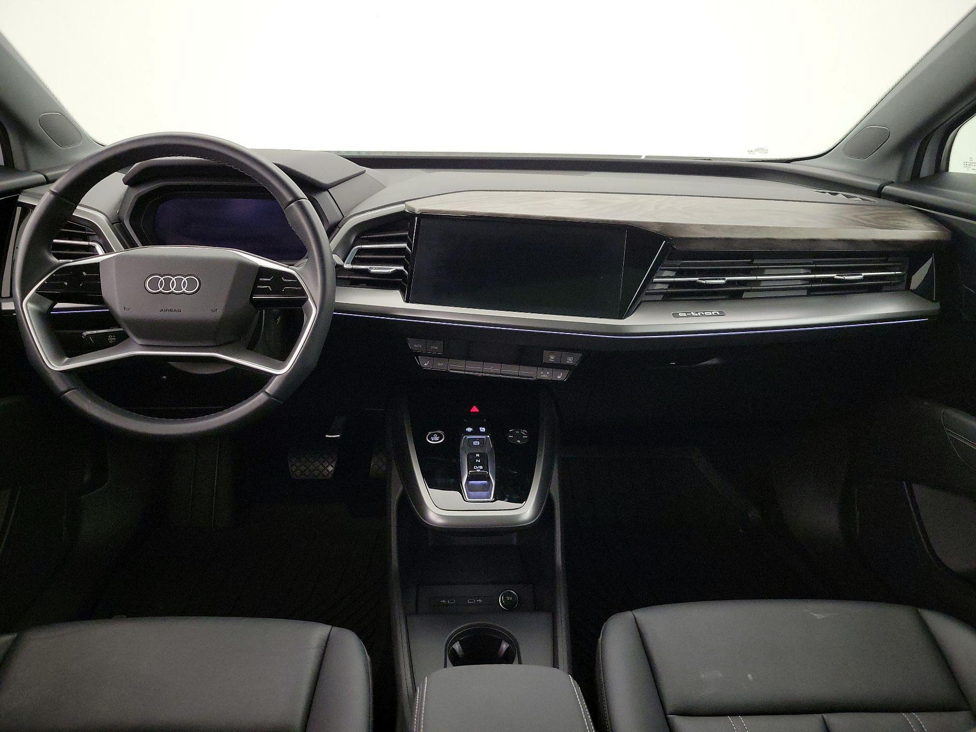 Thumbnail: 2022 Audi Q4 e-tron - 9