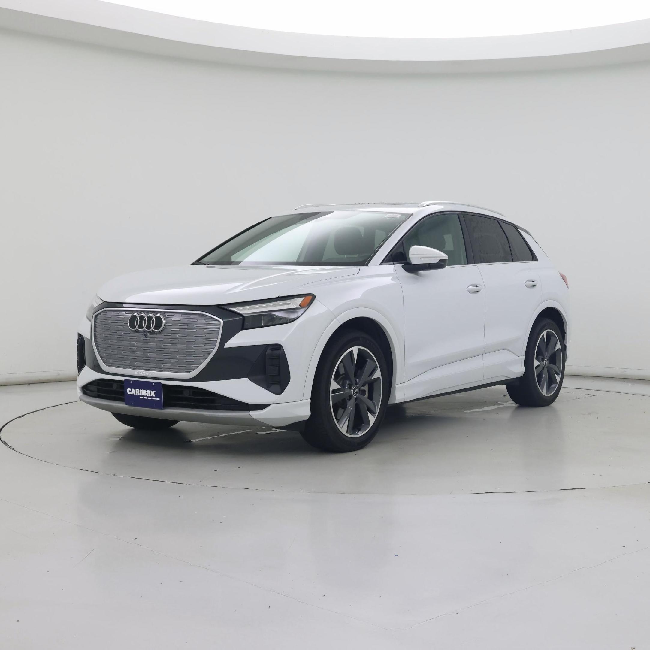 Thumbnail: 2022 Audi Q4 e-tron - 4