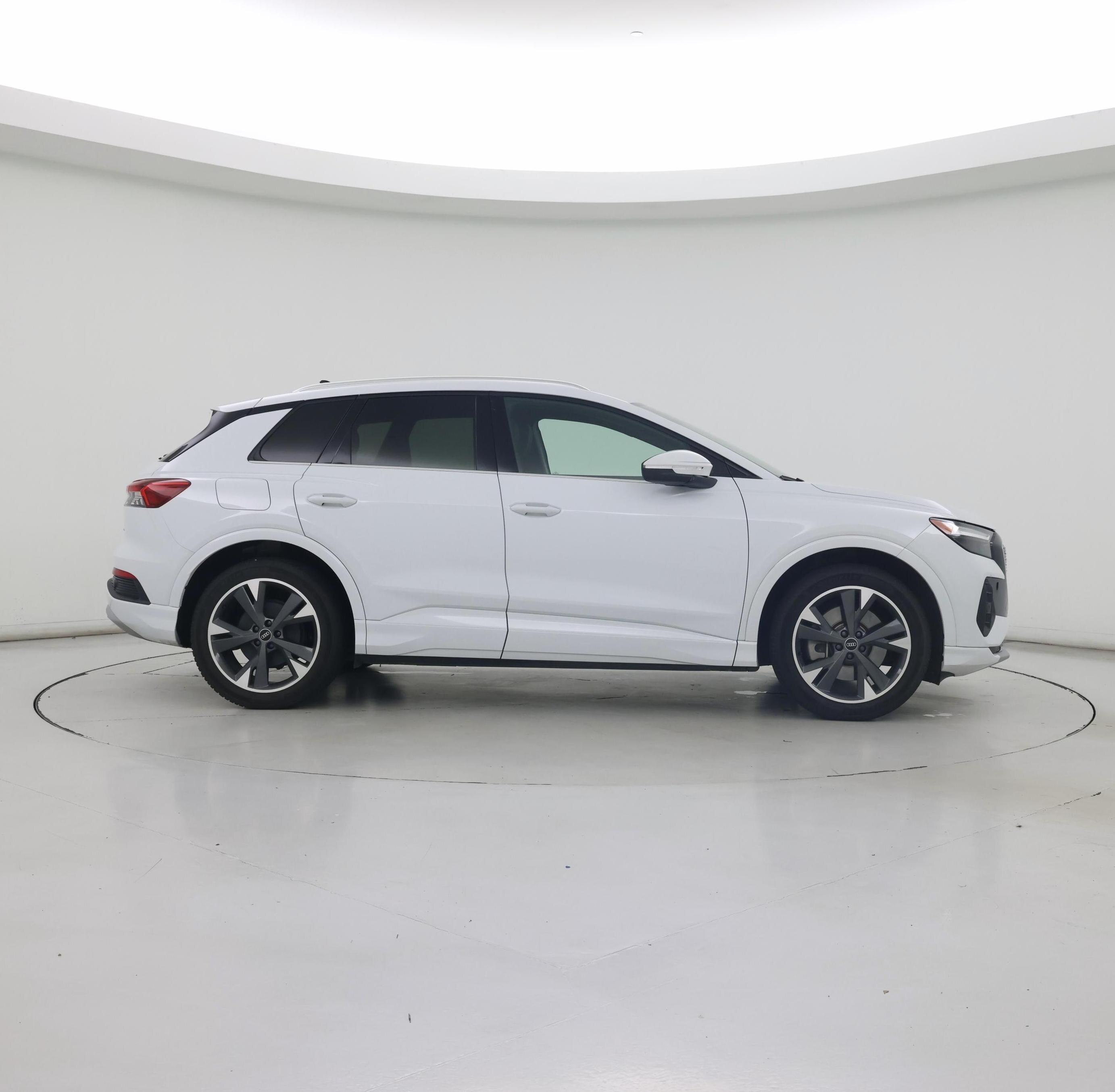 Thumbnail: 2022 Audi Q4 e-tron - 7