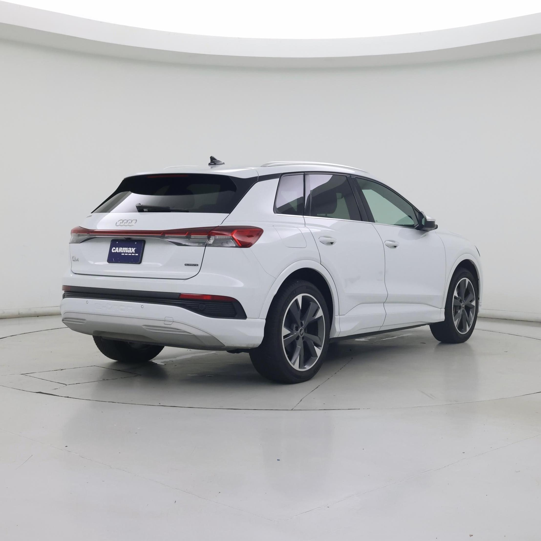 Thumbnail: 2022 Audi Q4 e-tron - 8