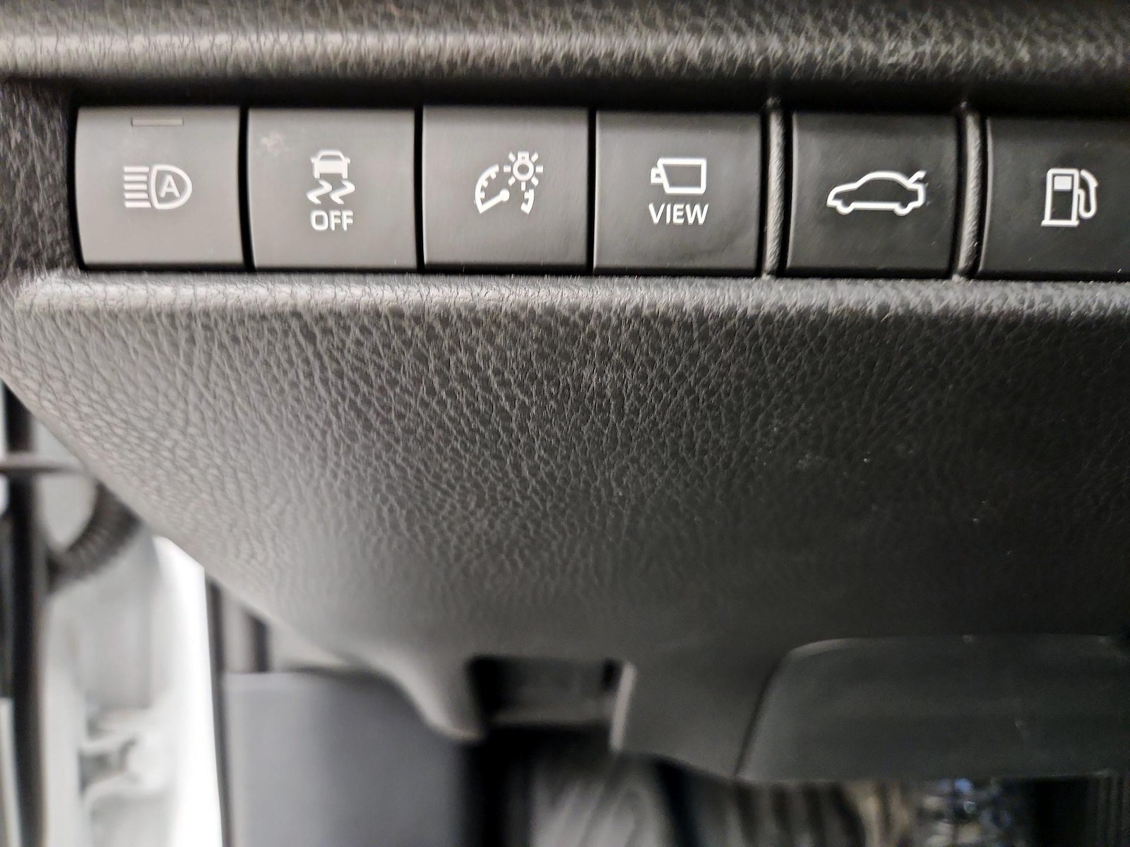 2026 Toyota Camry XLE - Photo 14
