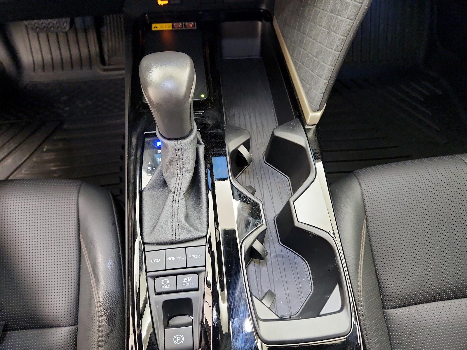 2026 Toyota Camry XLE - Photo 19