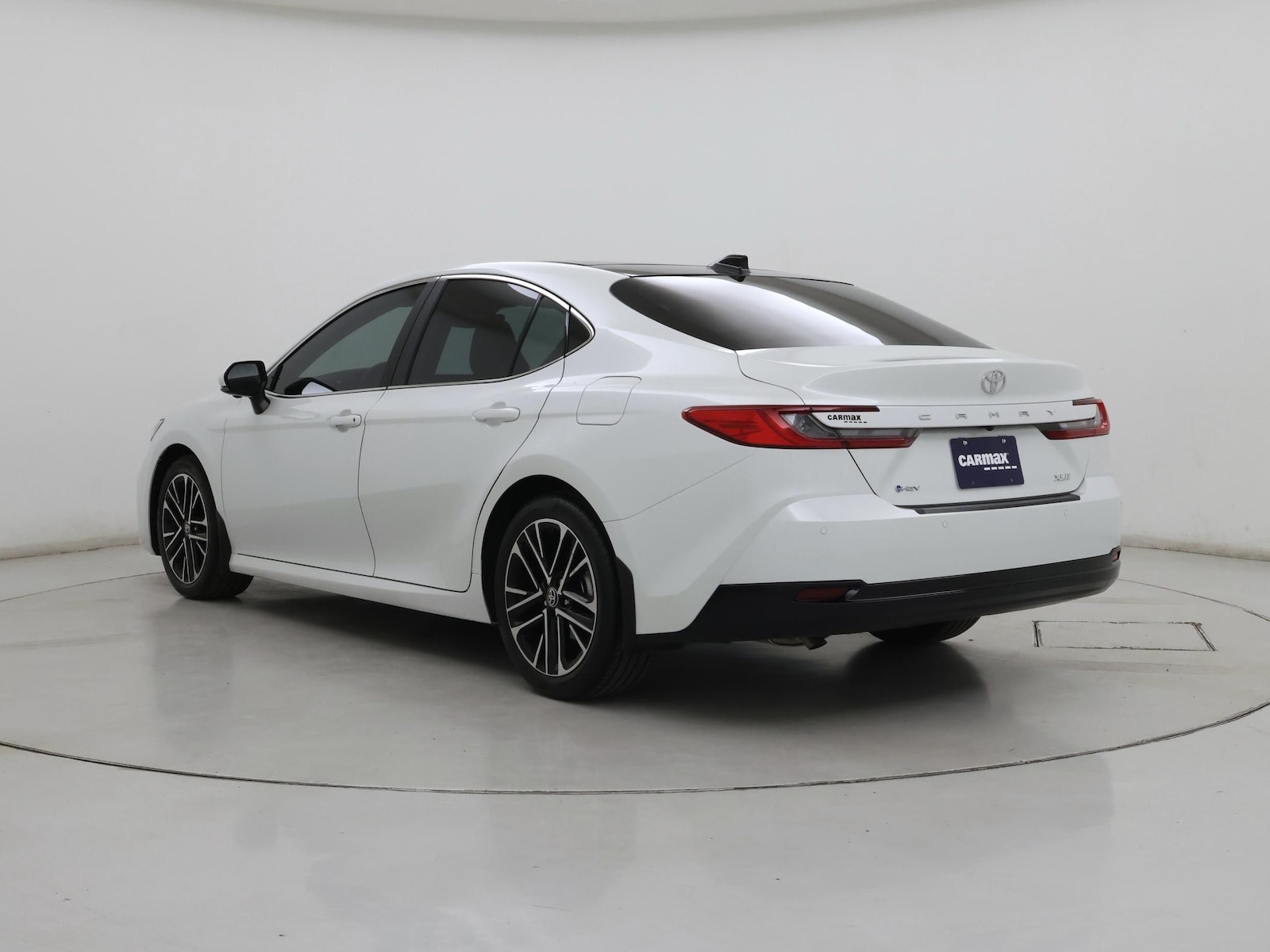 2026 Toyota Camry XLE - Photo 3
