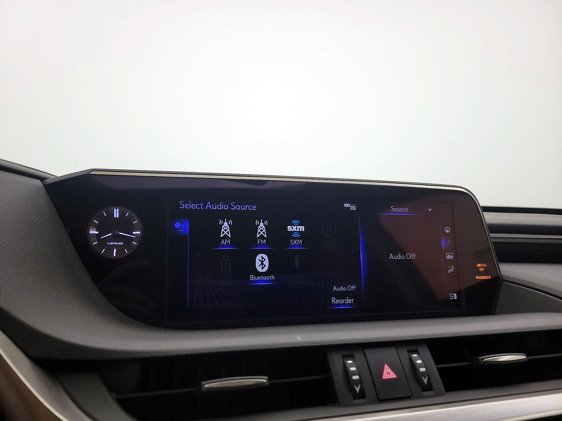 Thumbnail: 2020 Lexus ES - 16