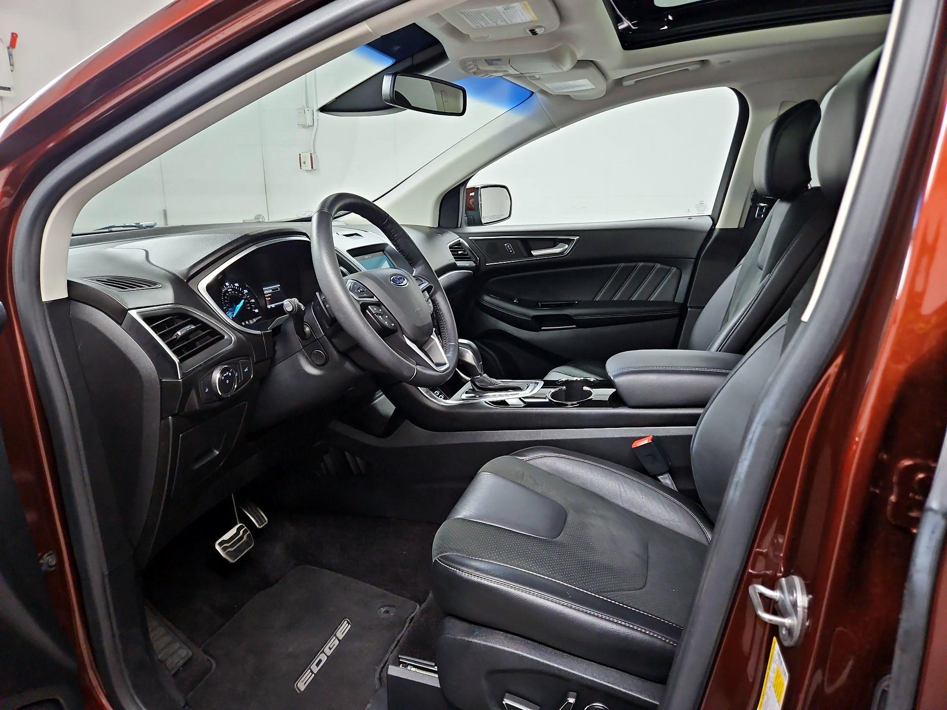 Thumbnail: 2016 Ford Edge - 11