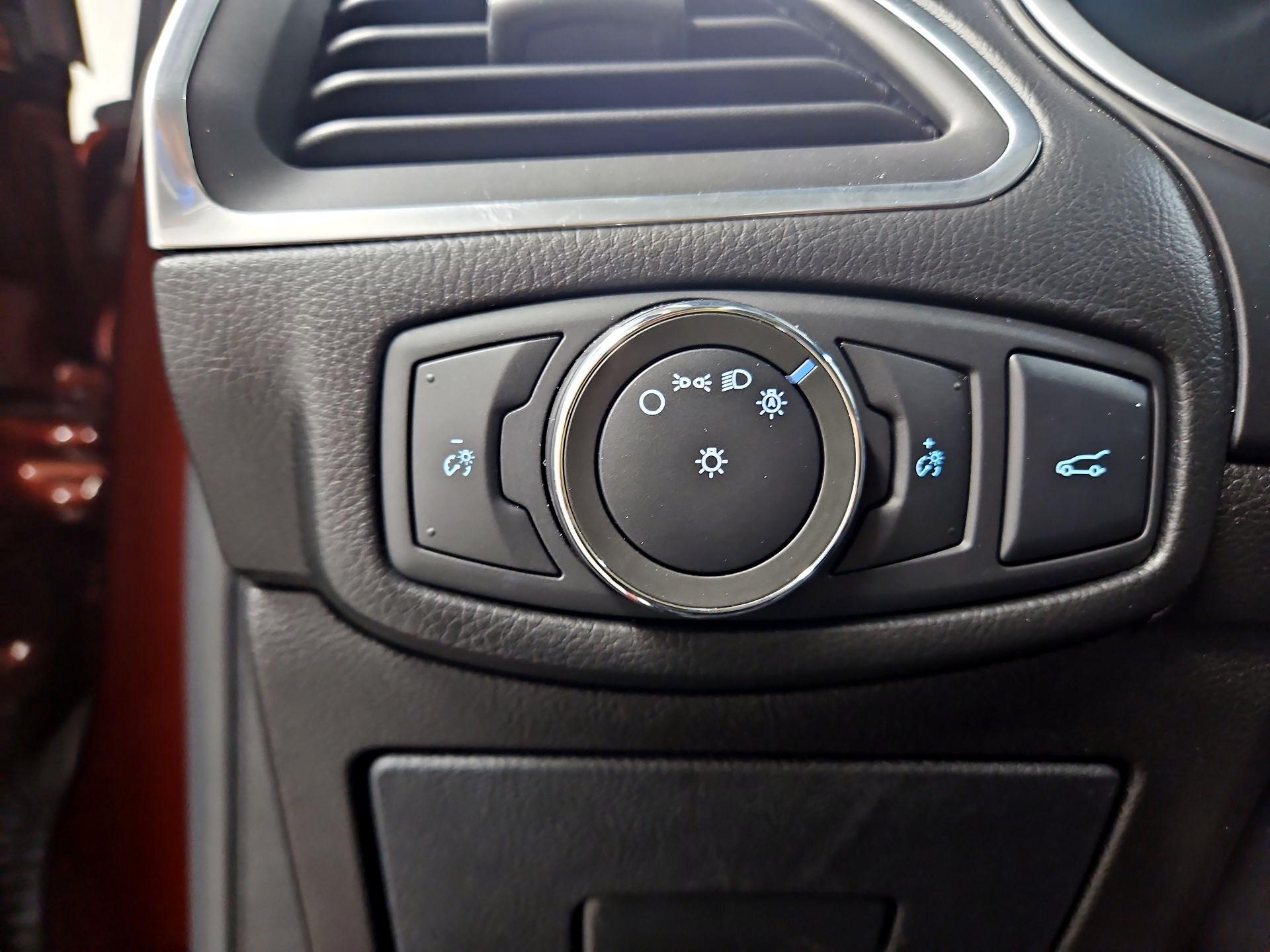 Thumbnail: 2016 Ford Edge - 13