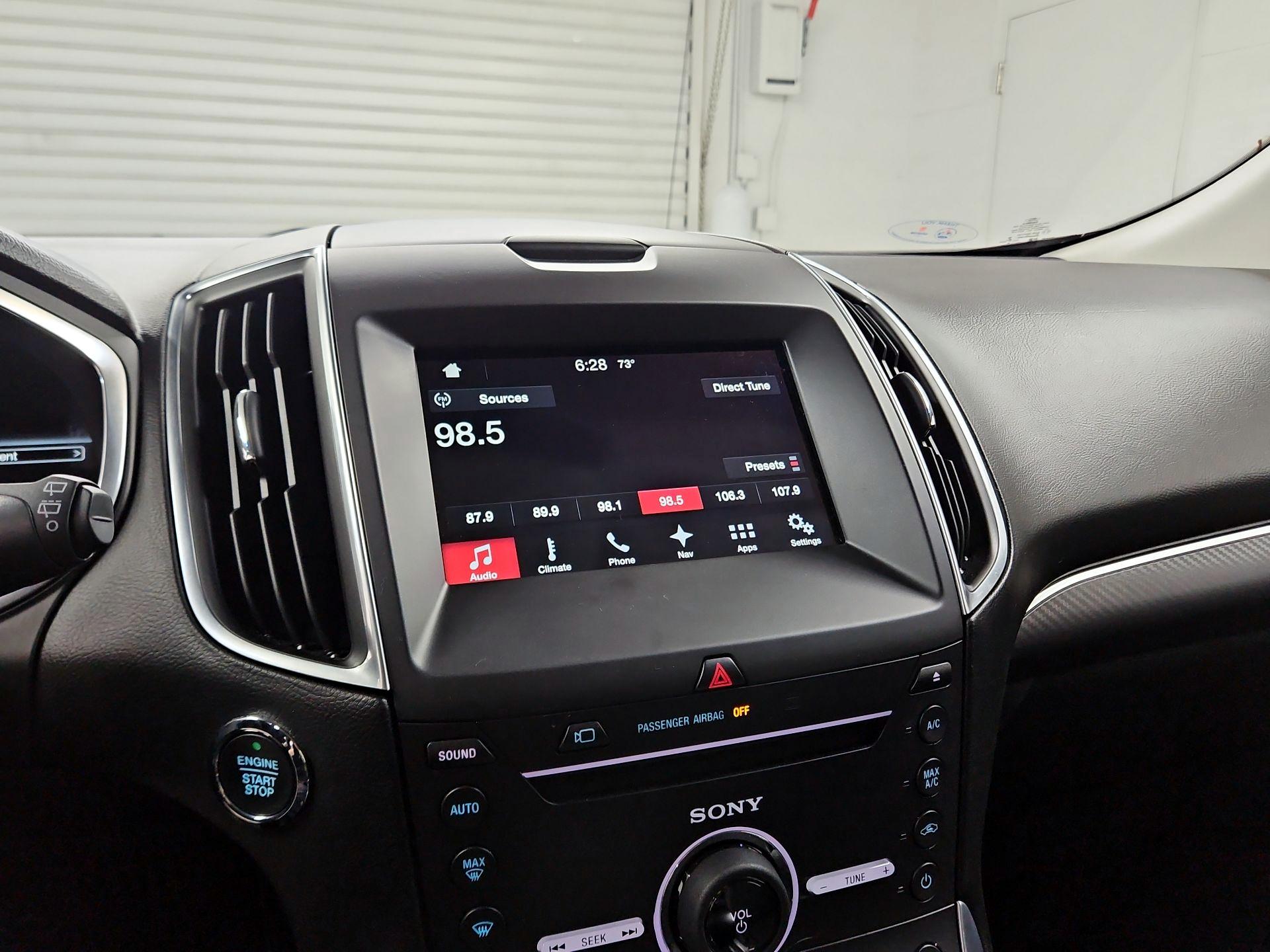 Thumbnail: 2016 Ford Edge - 16
