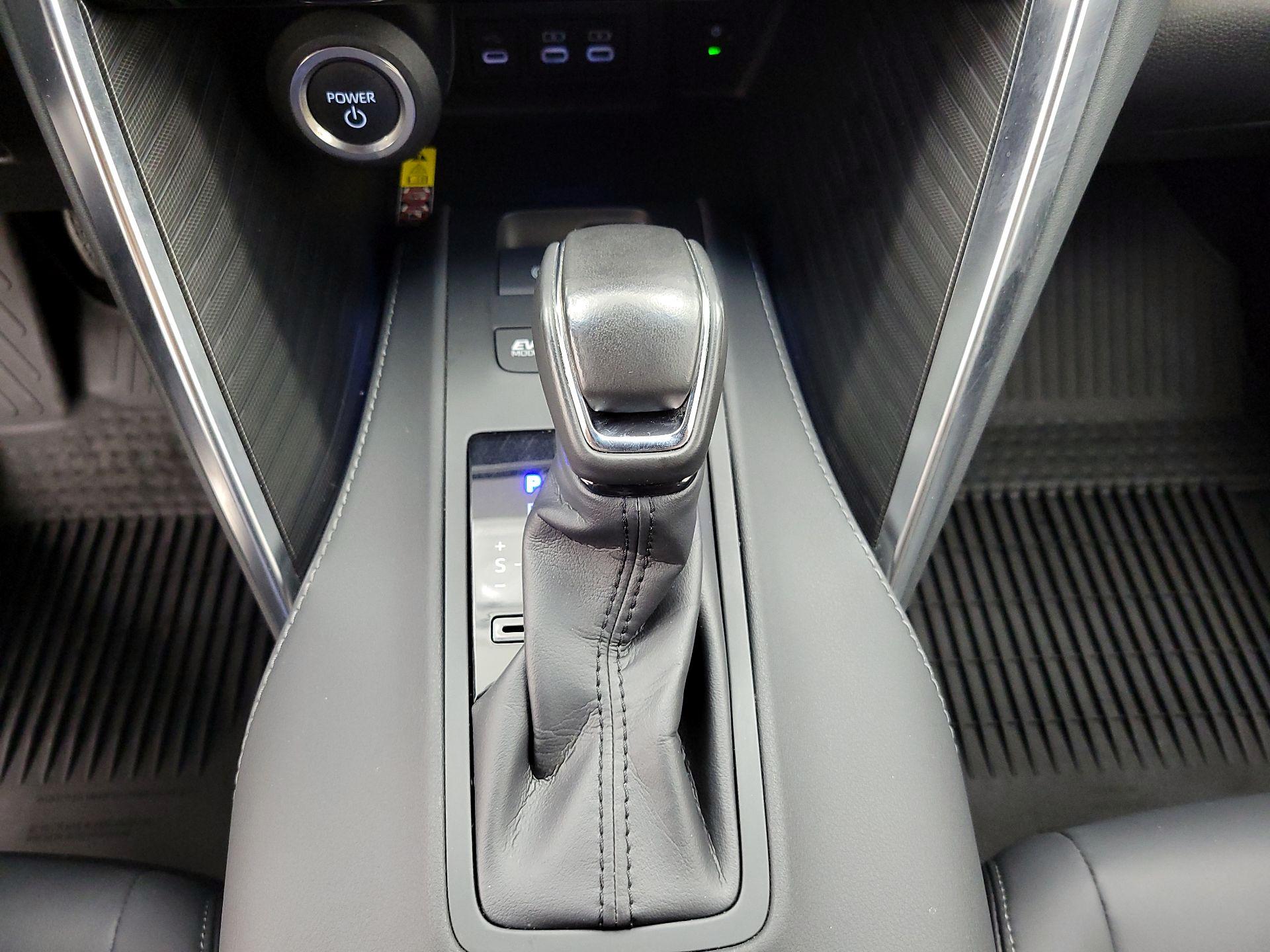 Thumbnail: 2024 Toyota Venza - 17