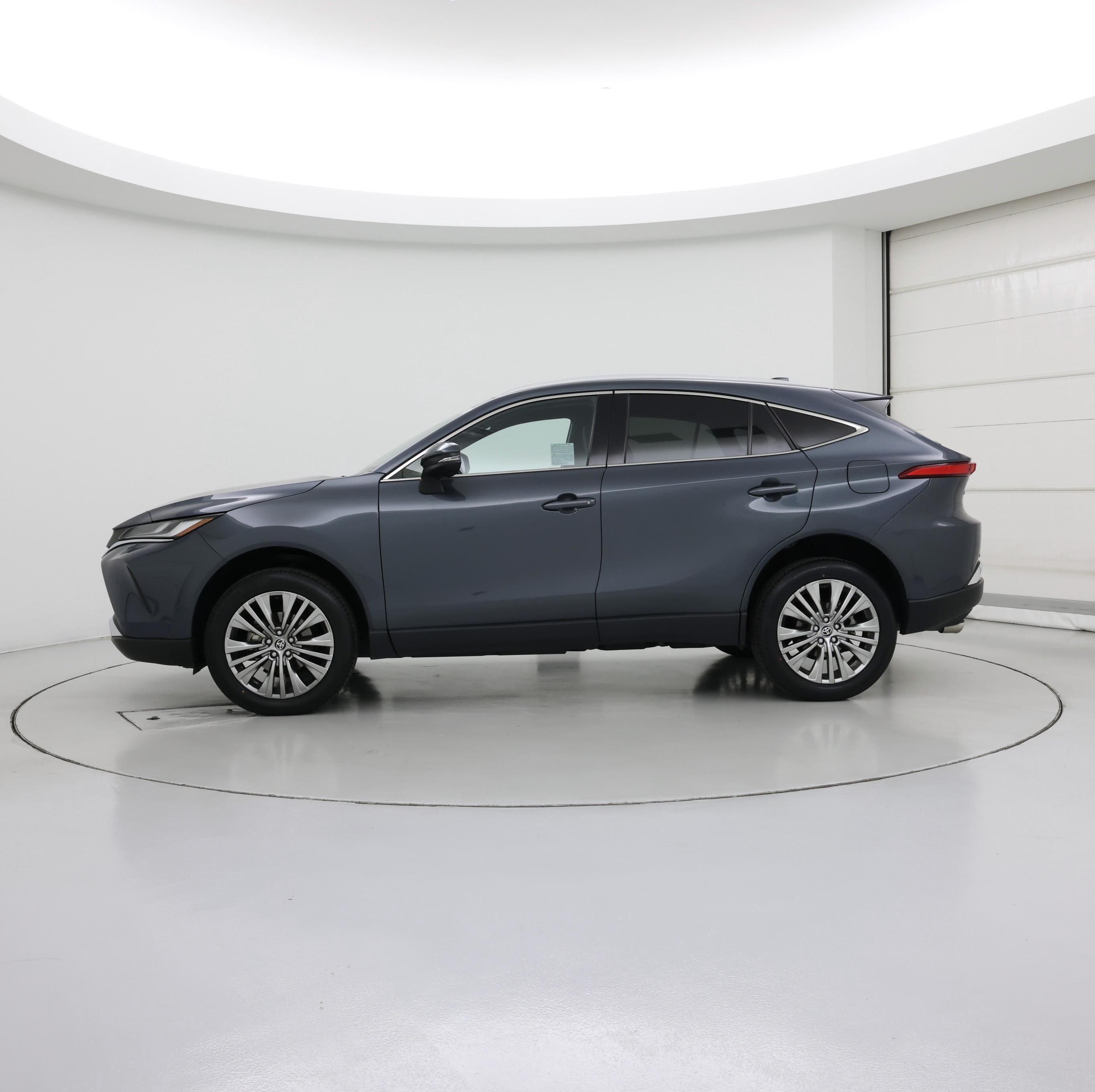 Thumbnail: 2024 Toyota Venza - 3