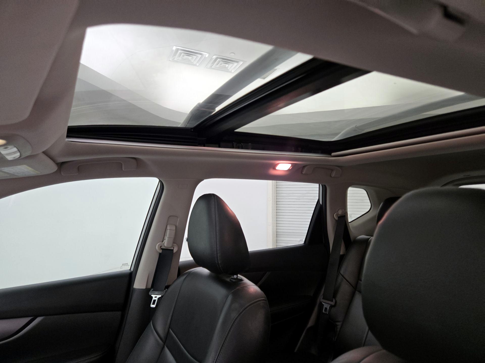 Thumbnail: 2016 Nissan Rogue - 20