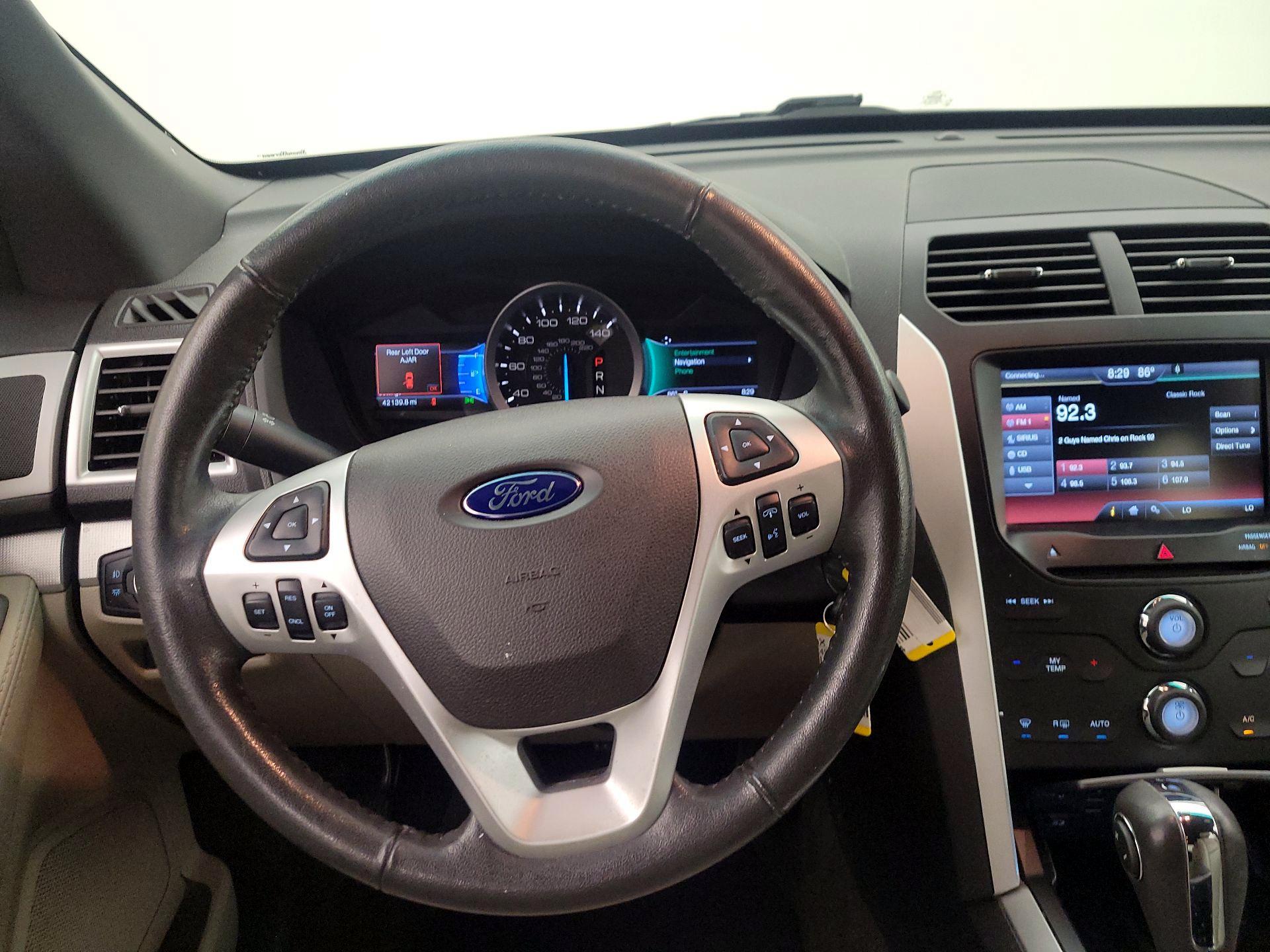 Thumbnail: 2015 Ford Explorer - 10