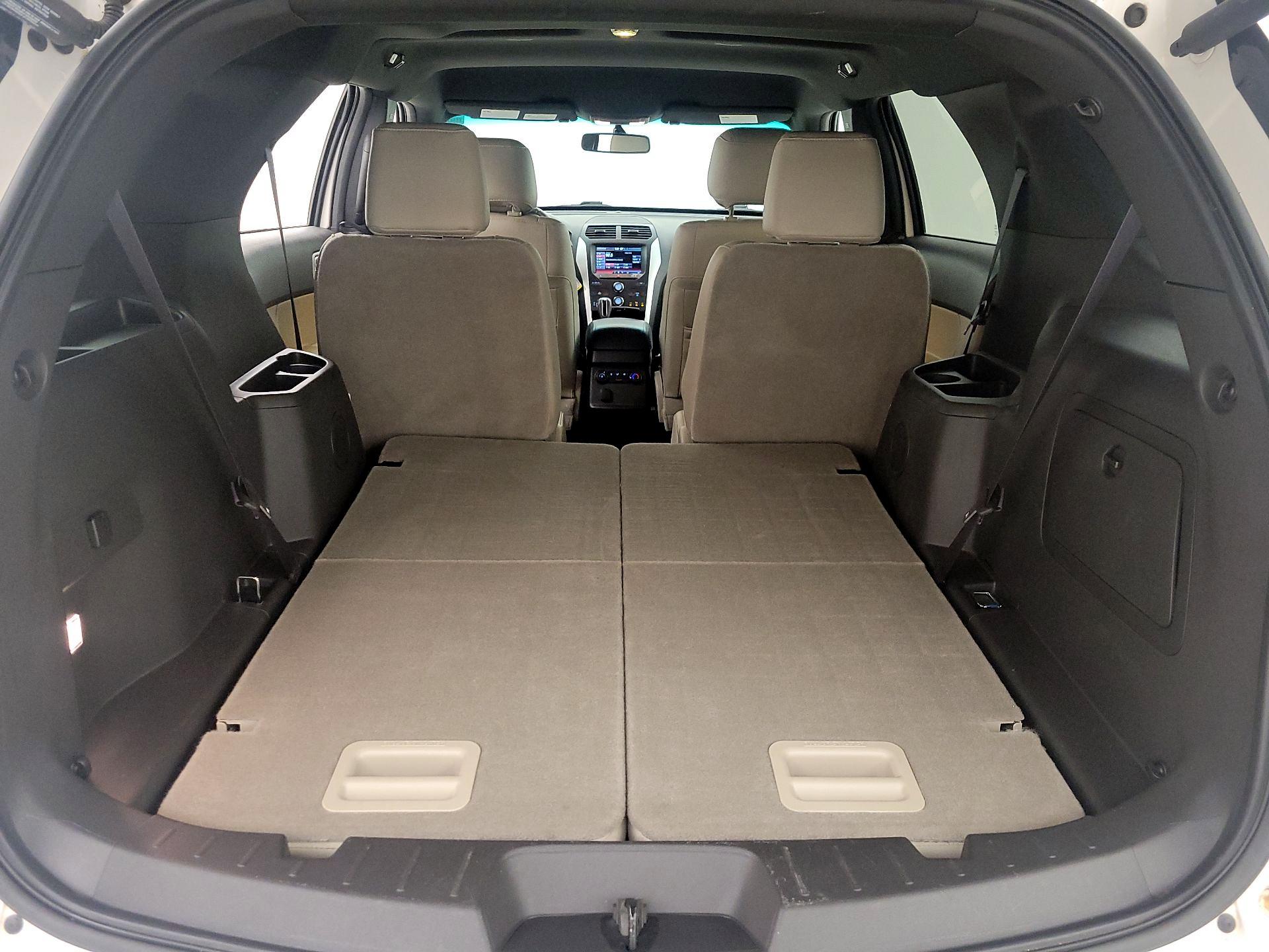Thumbnail: 2015 Ford Explorer - 20