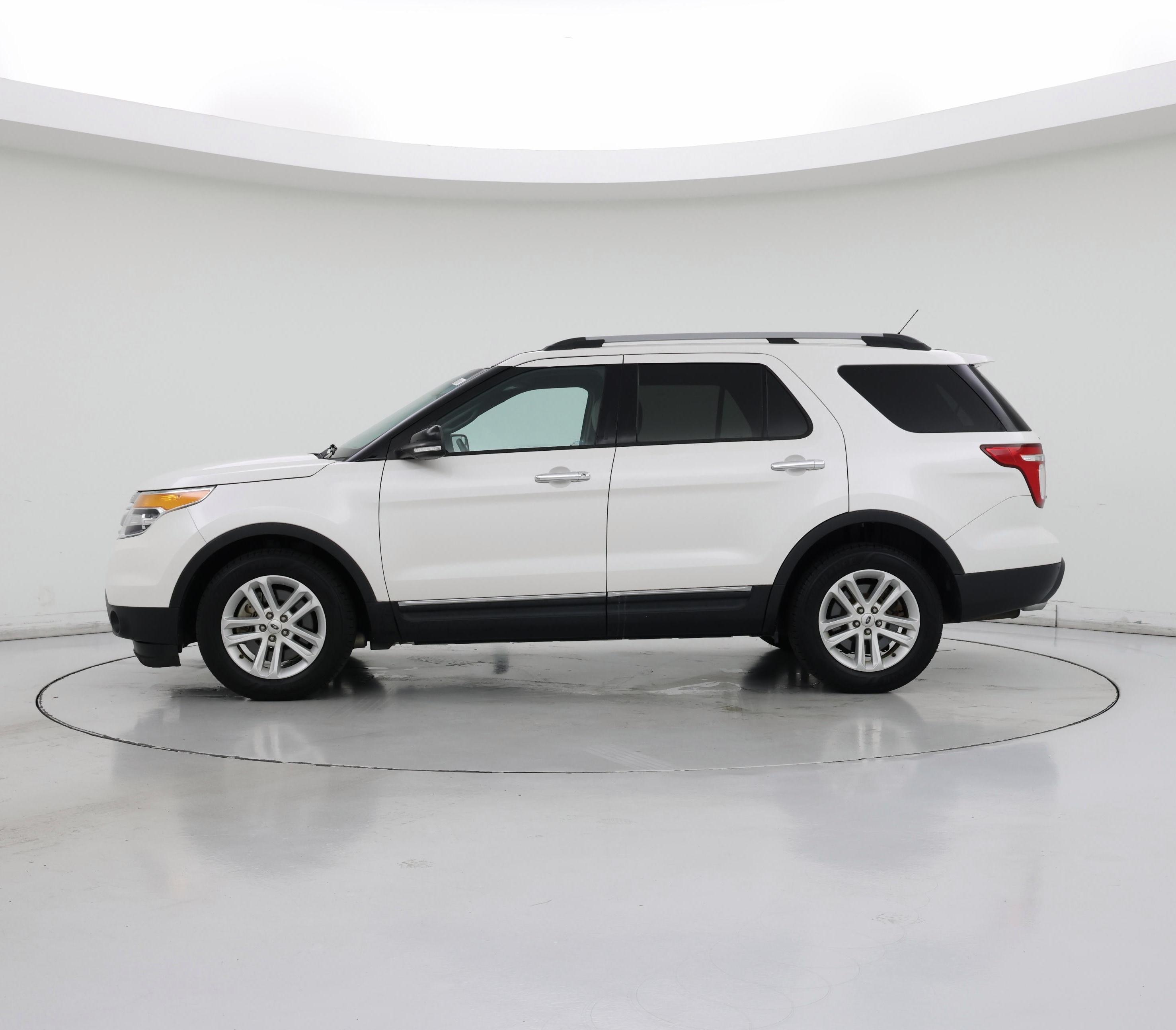 Thumbnail: 2015 Ford Explorer - 3