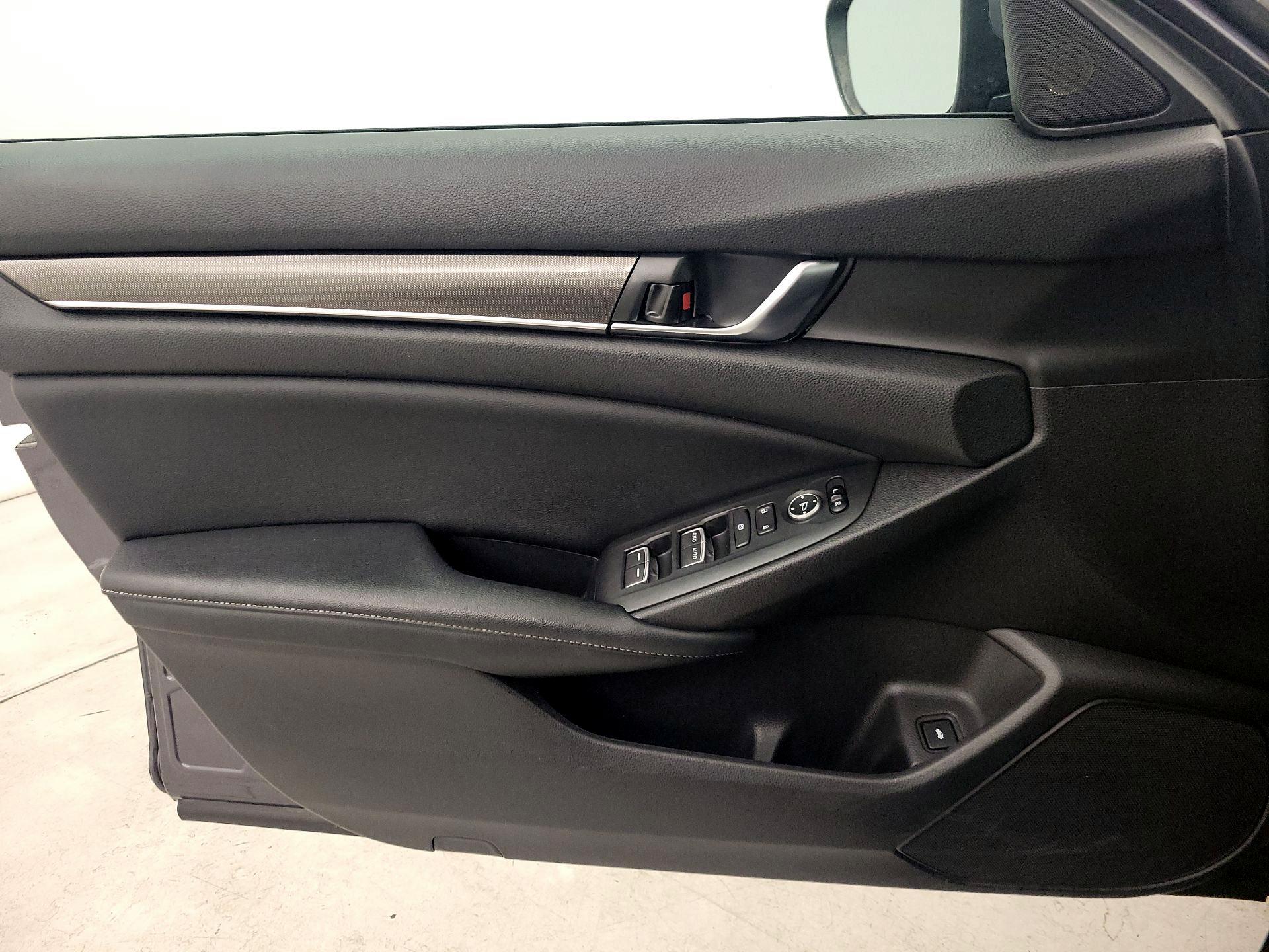 Thumbnail: 2018 Honda Accord - 12