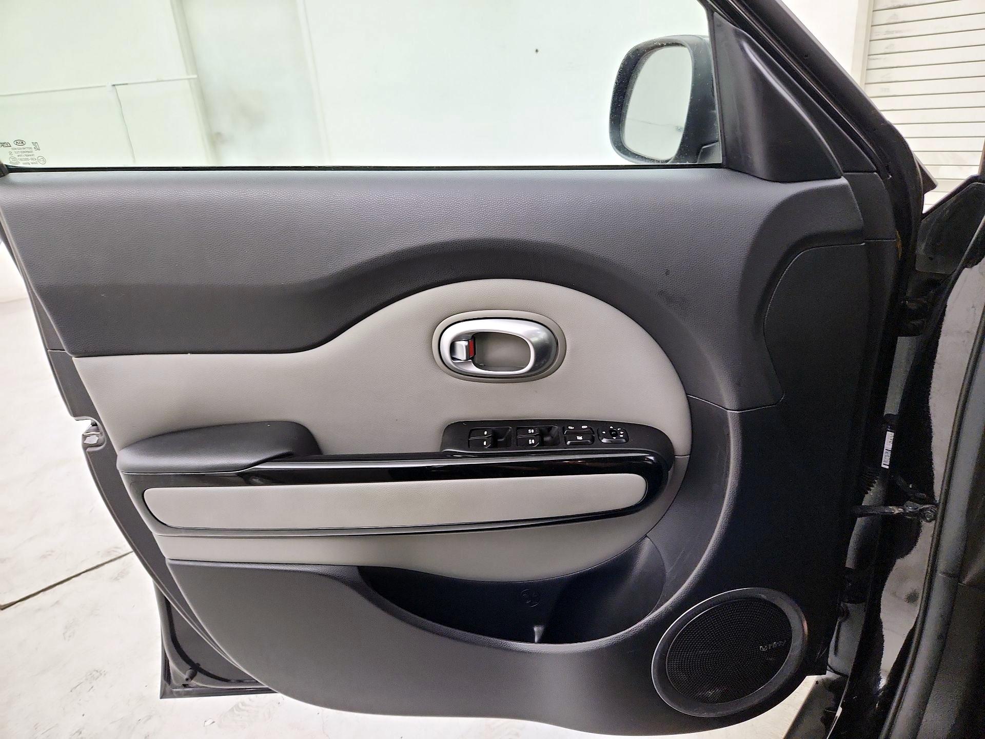Thumbnail: 2015 Kia Soul - 12