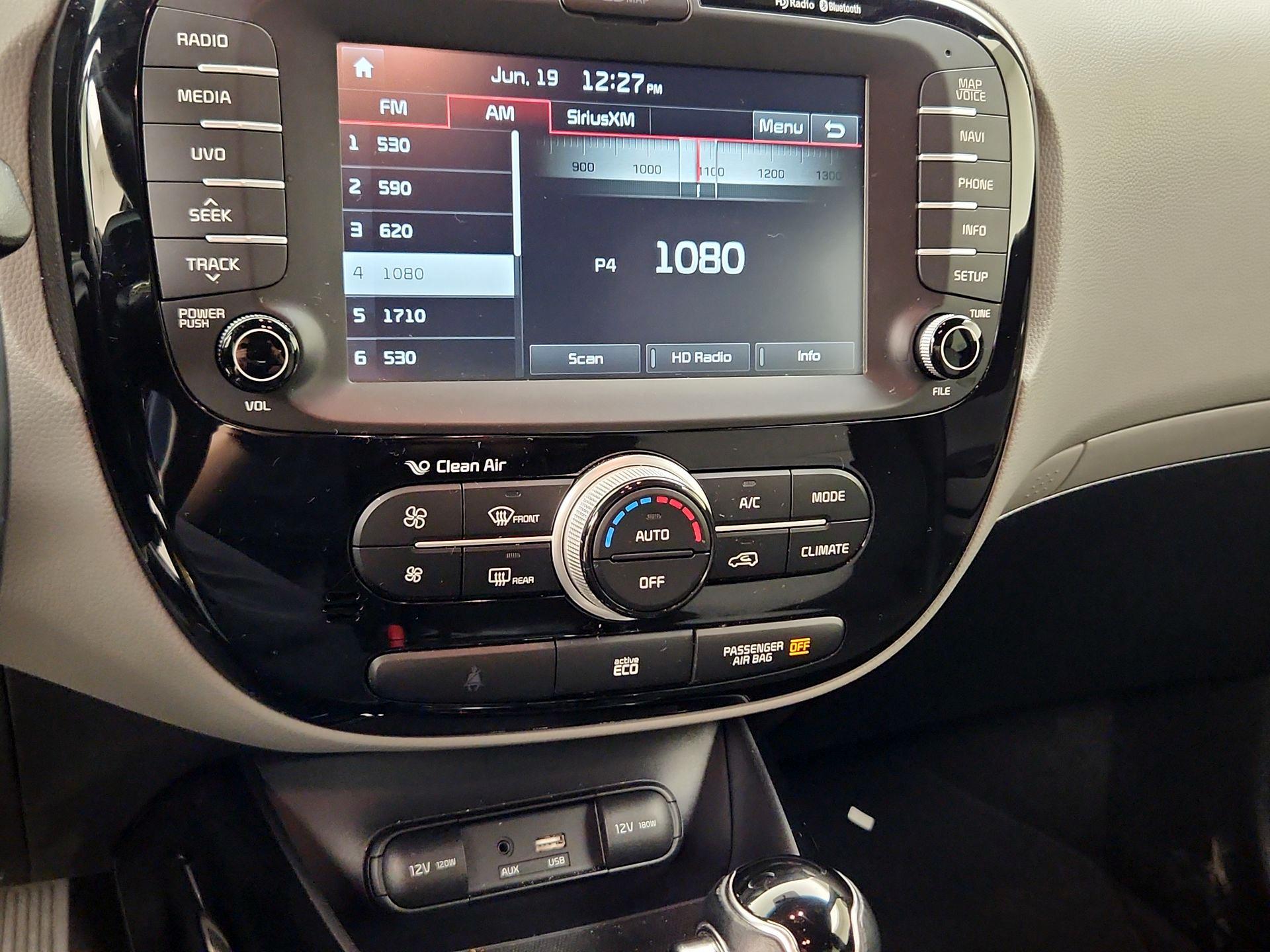 Thumbnail: 2015 Kia Soul - 17