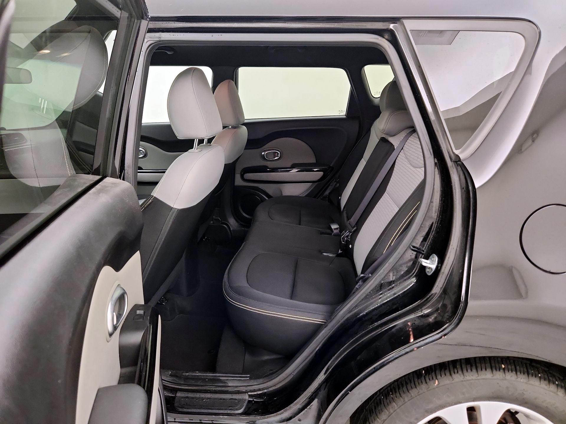 Thumbnail: 2015 Kia Soul - 20