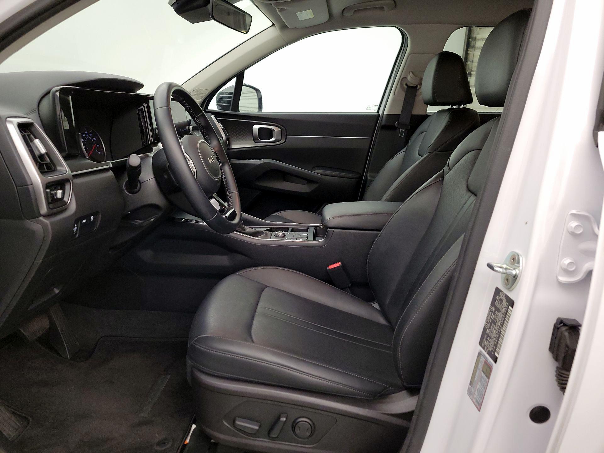 Thumbnail: 2022 Kia Sorento - 11