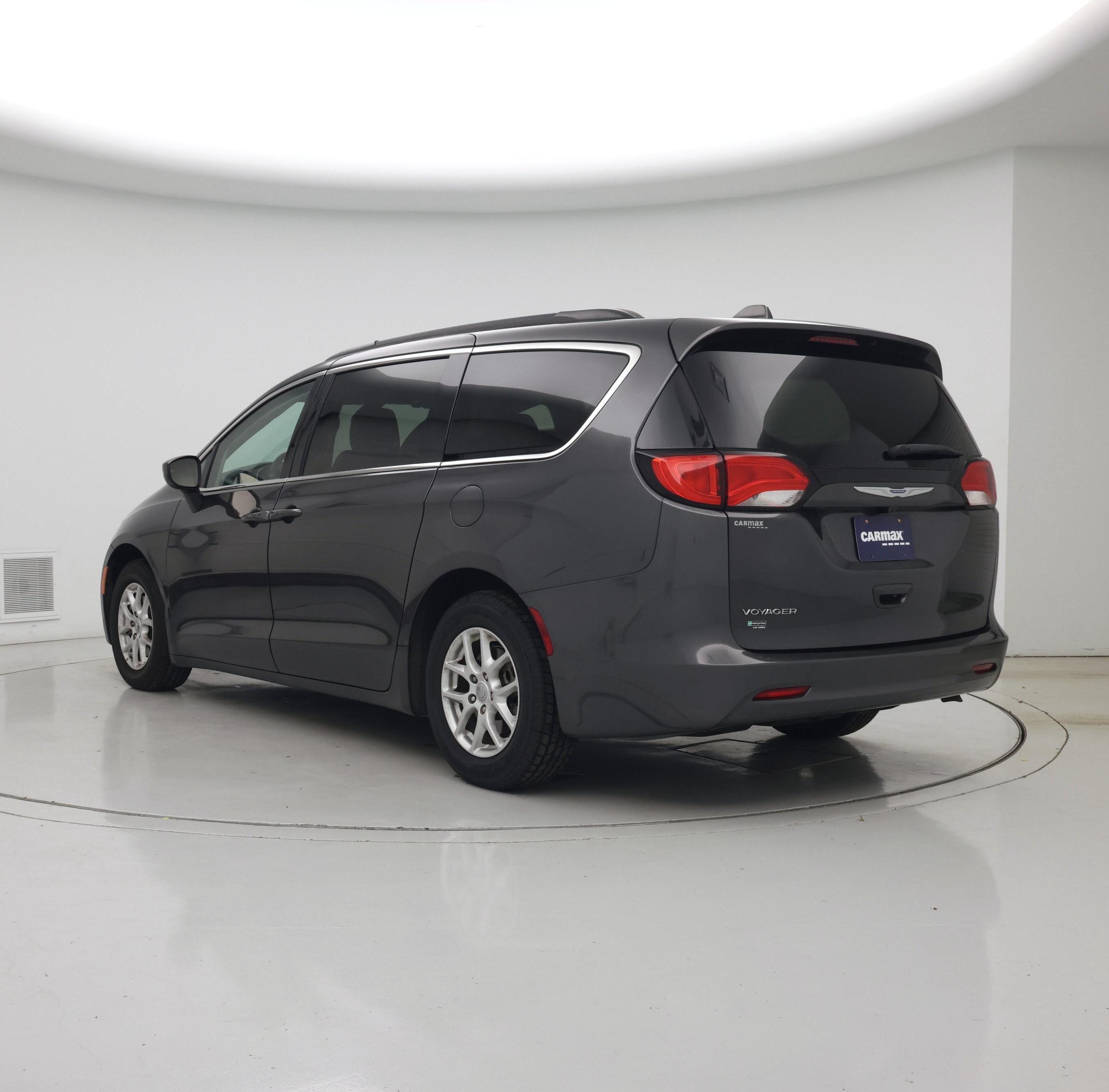 Thumbnail: 2020 Chrysler Voyager - 2