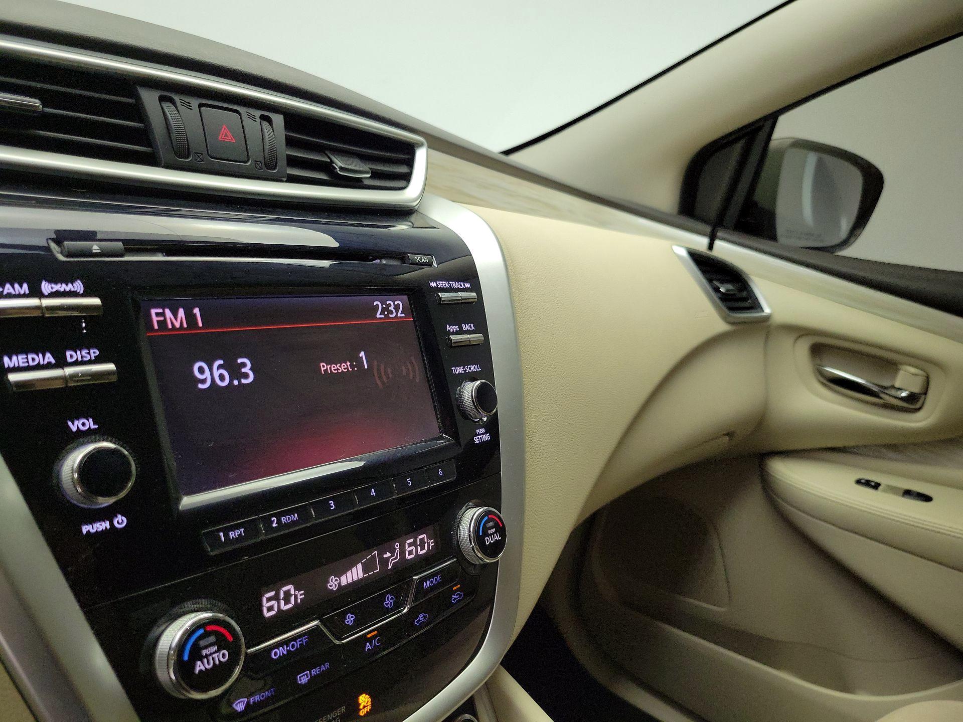 Thumbnail: 2016 Nissan Murano - 15