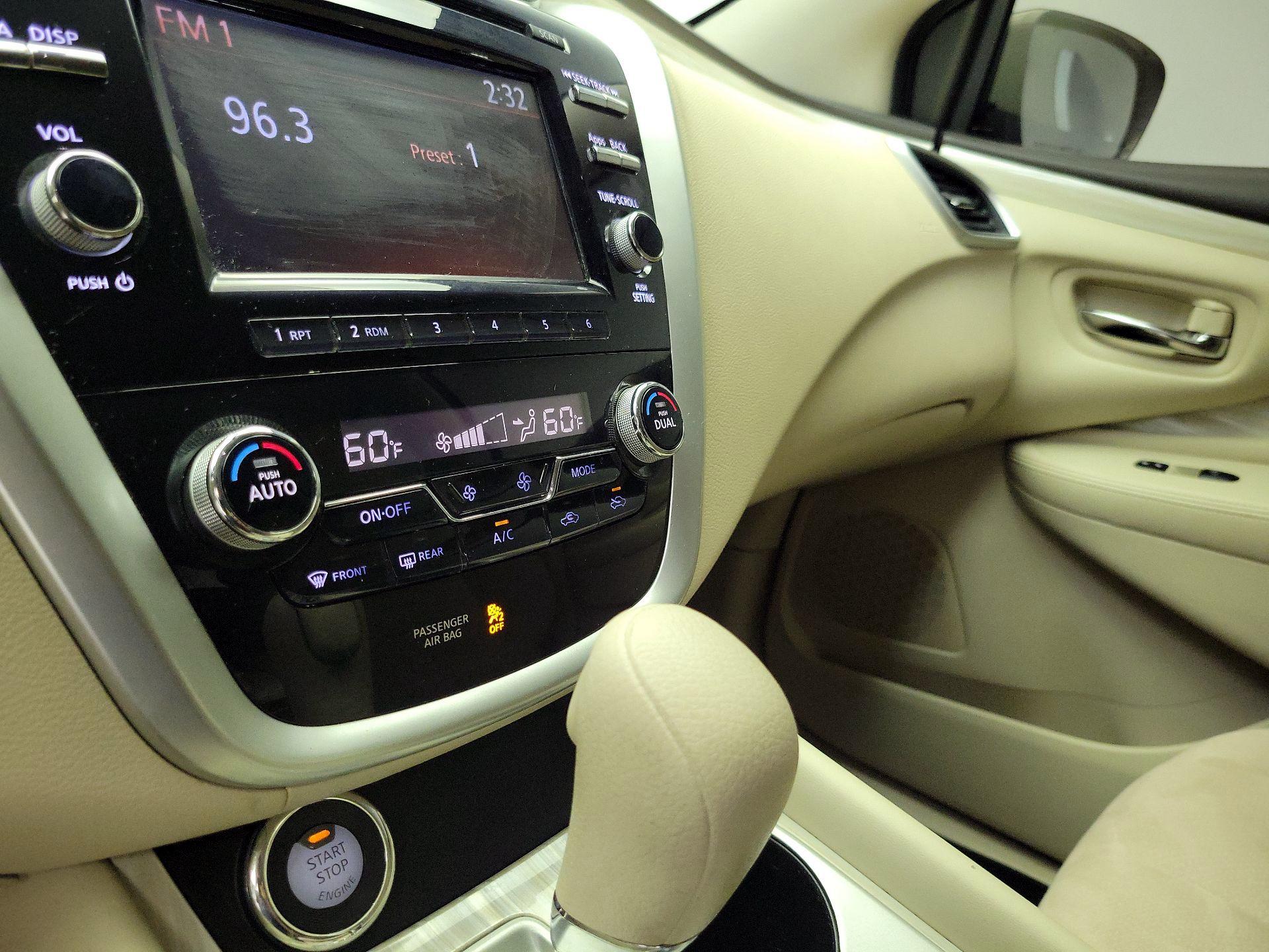 Thumbnail: 2016 Nissan Murano - 16
