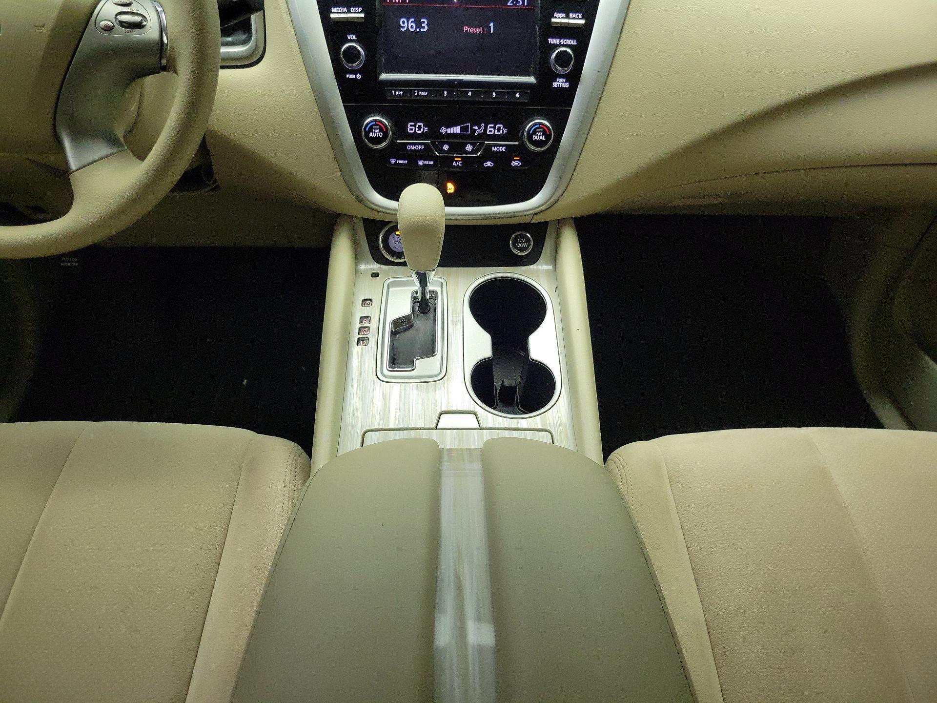 Thumbnail: 2016 Nissan Murano - 17