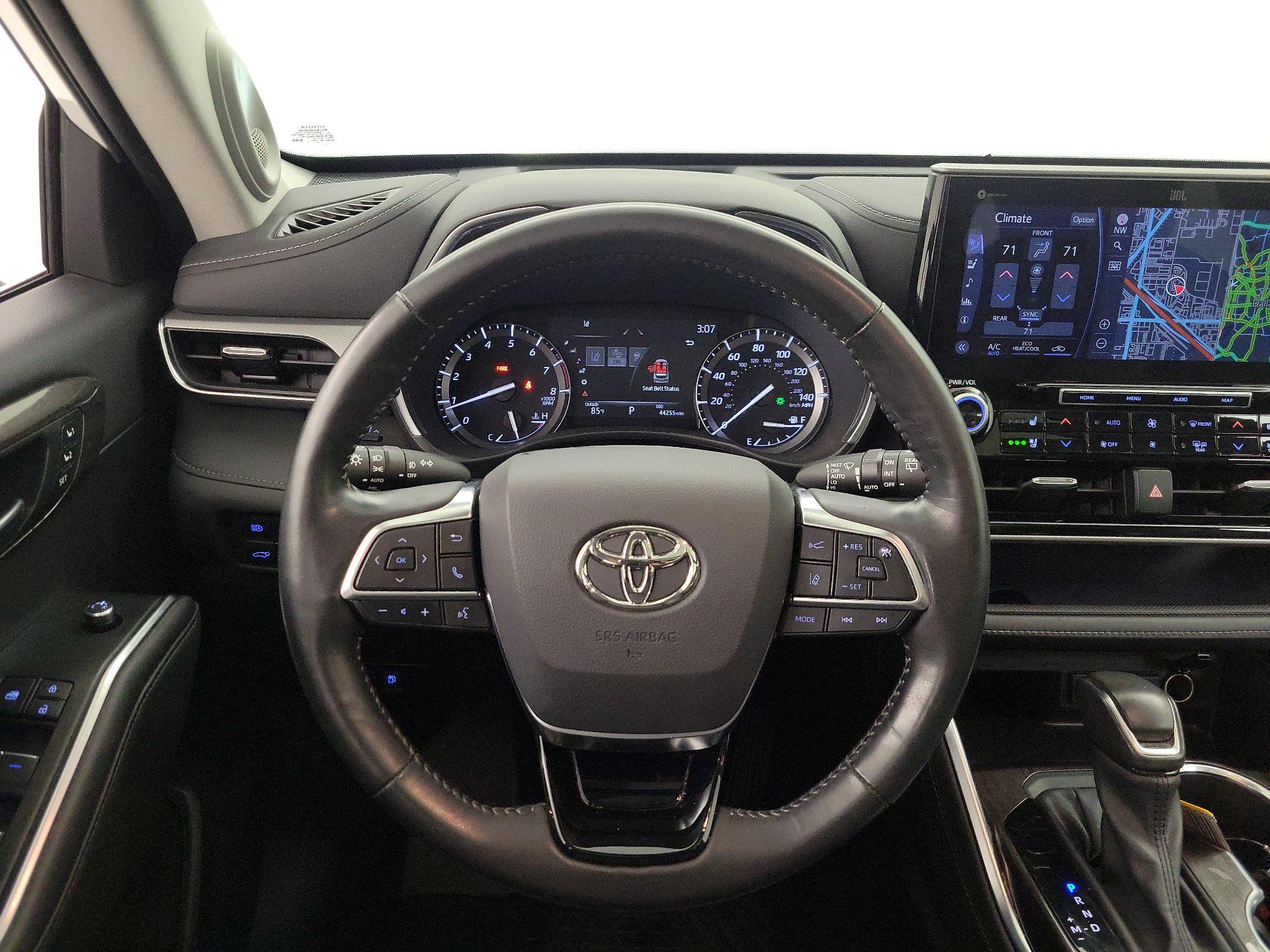 Thumbnail: 2021 Toyota Highlander - 10