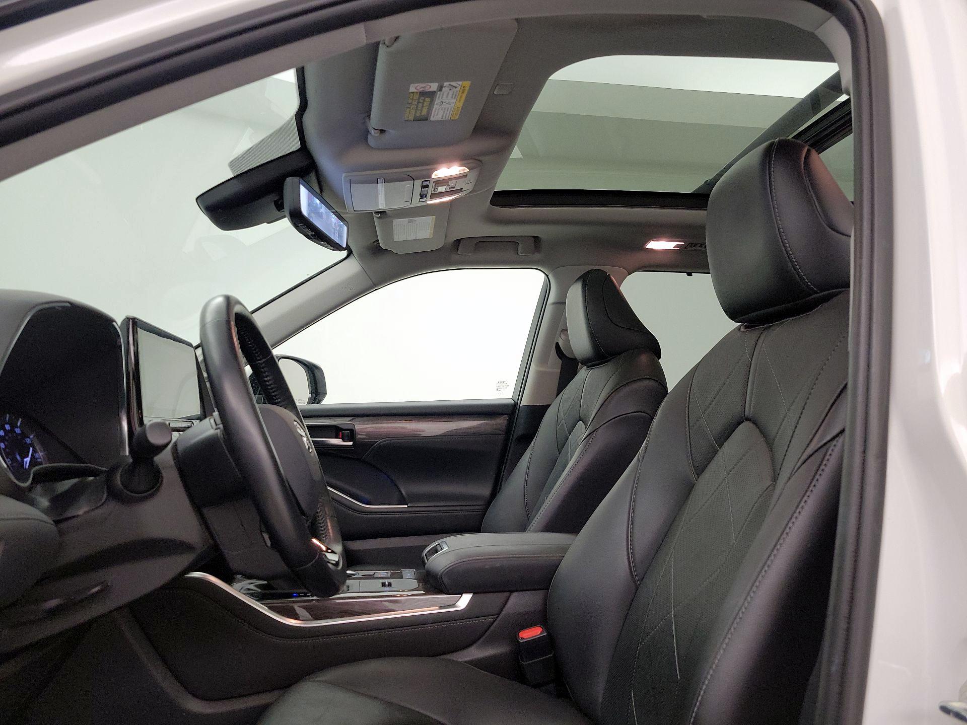 Thumbnail: 2021 Toyota Highlander - 19