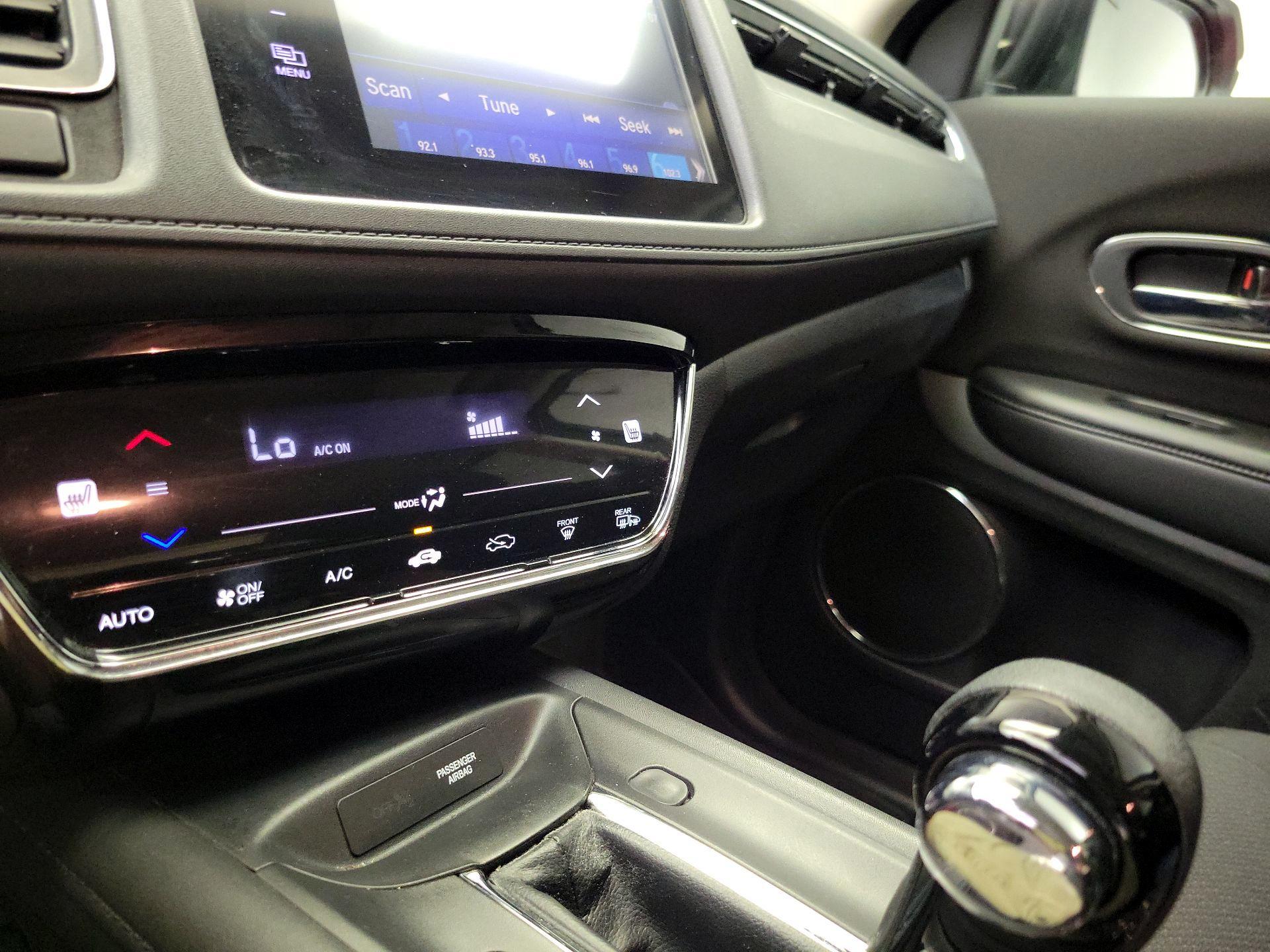 Thumbnail: 2016 Honda HR-V - 16