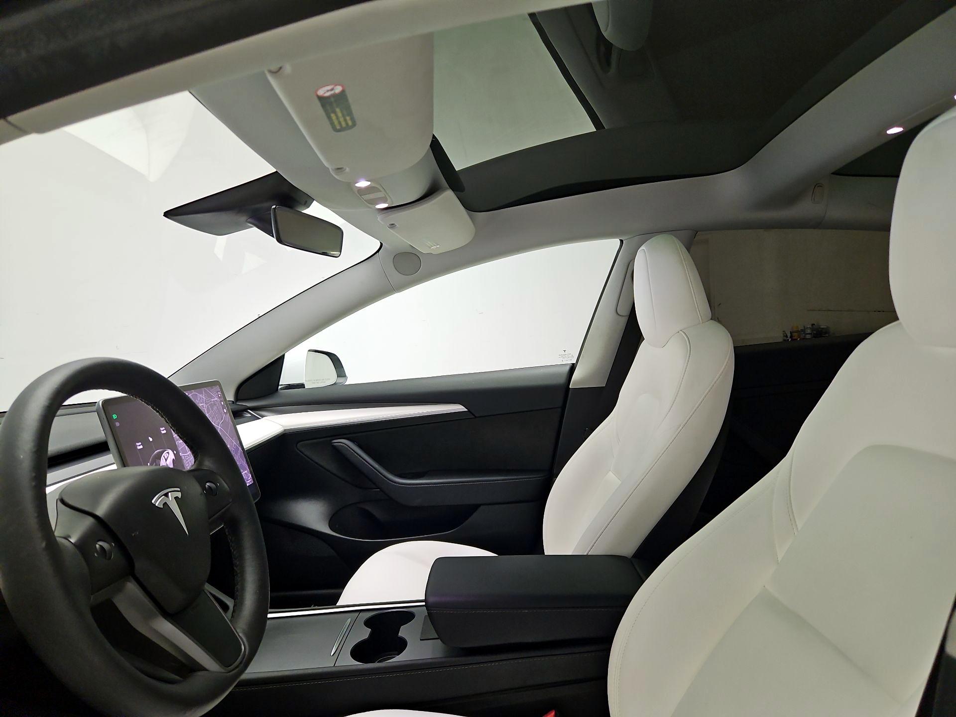 Thumbnail: 2023 Tesla Model 3 - 18