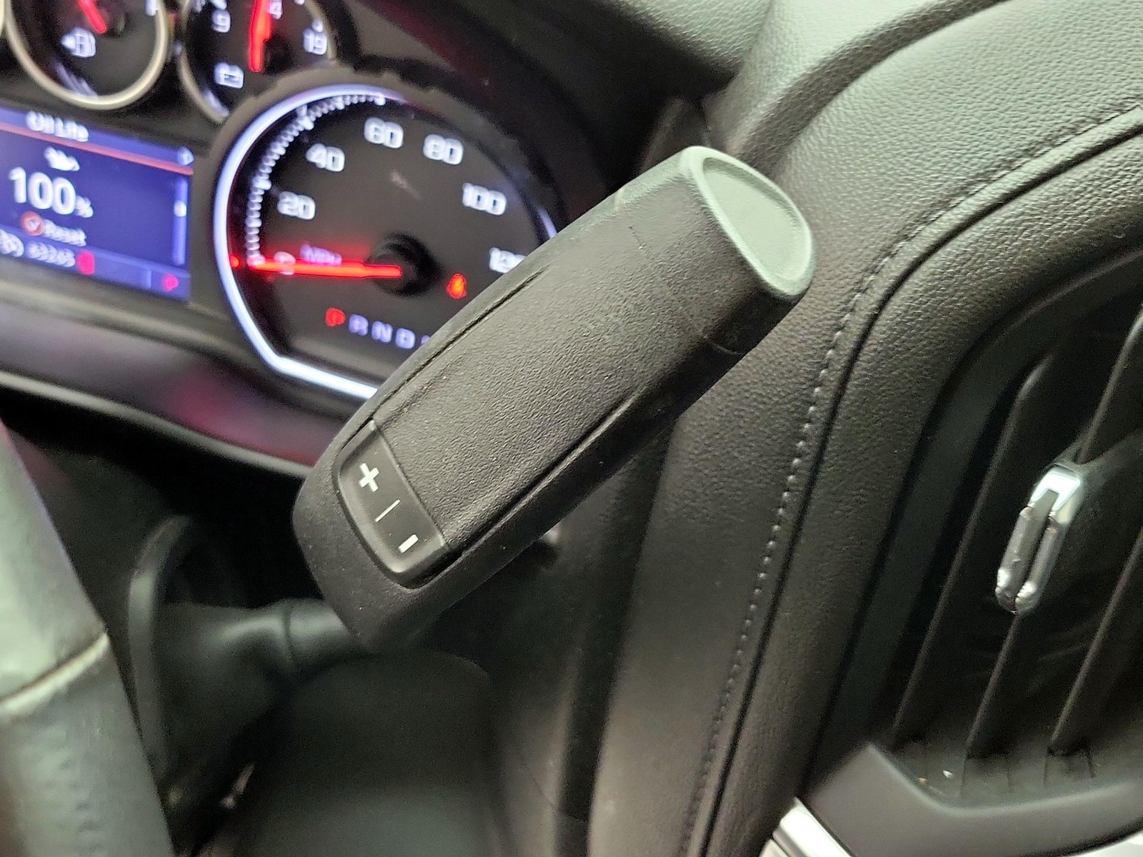 2019 Chevrolet Silverado 1500 LT - Photo 18