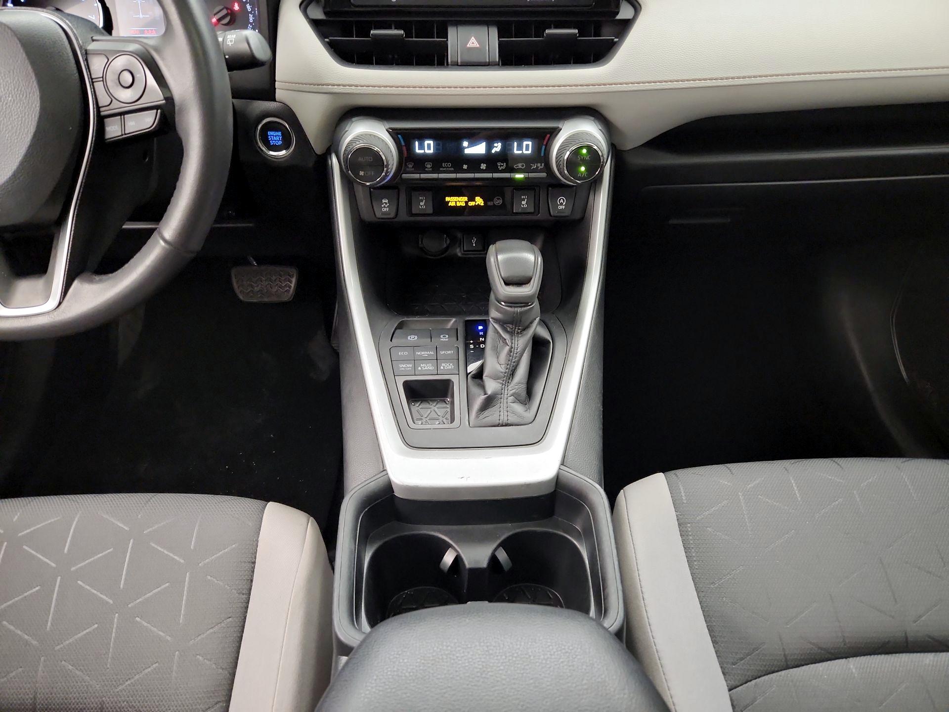 Thumbnail: 2025 Toyota RAV4 - 17