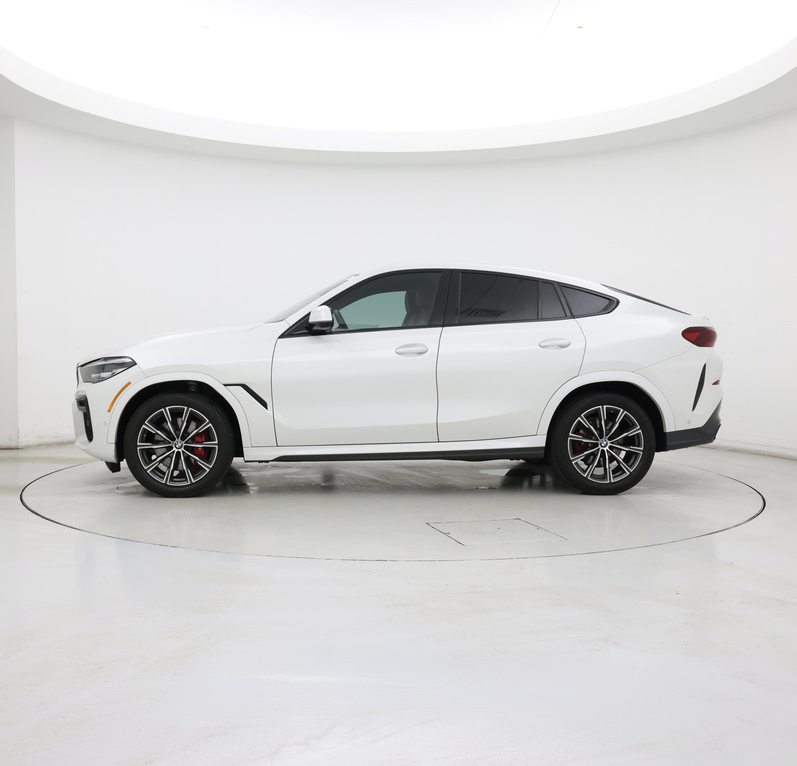 Thumbnail: 2022 BMW X6 - 3