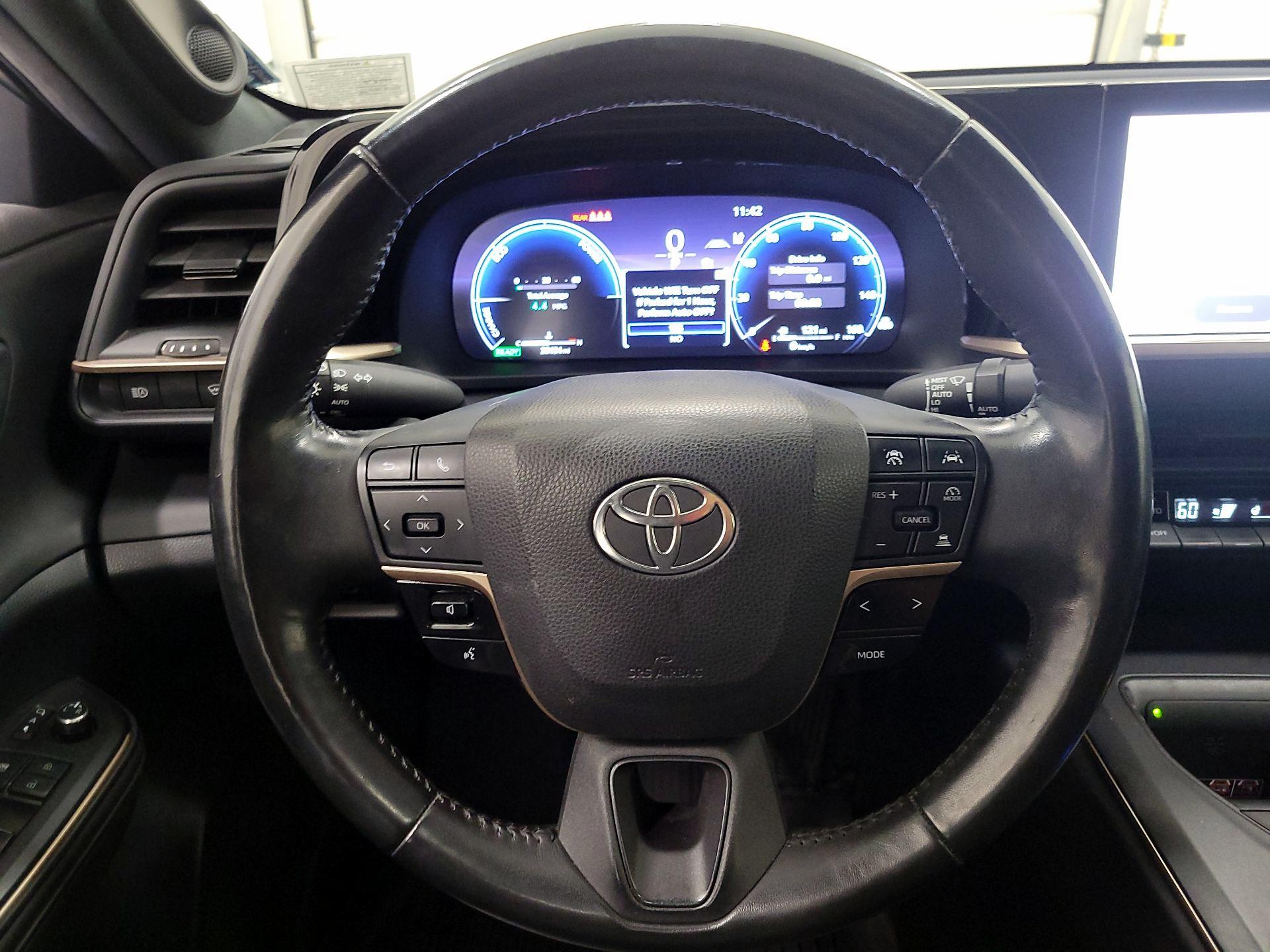 Thumbnail: 2023 Toyota Crown - 10
