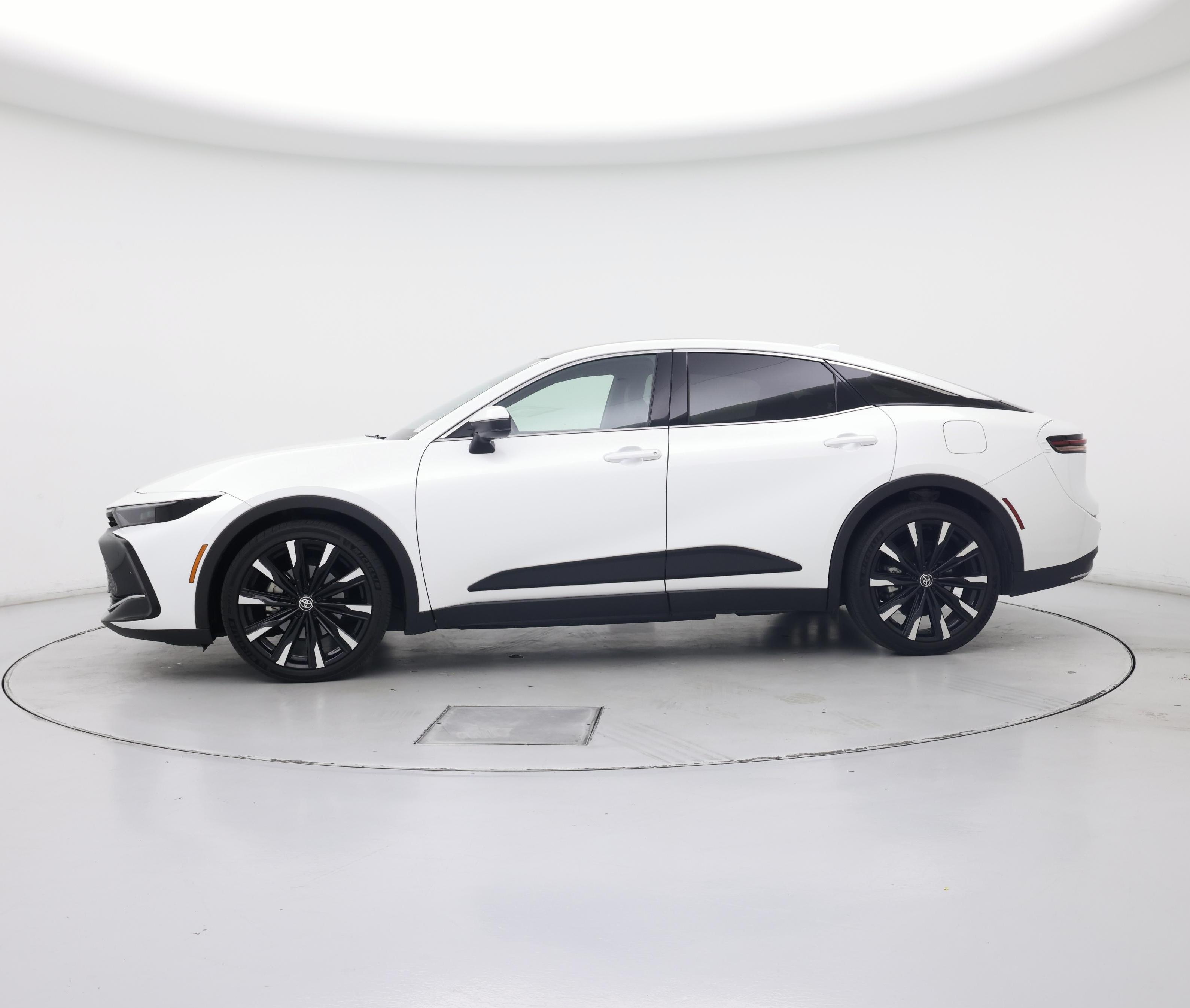 Thumbnail: 2023 Toyota Crown - 3