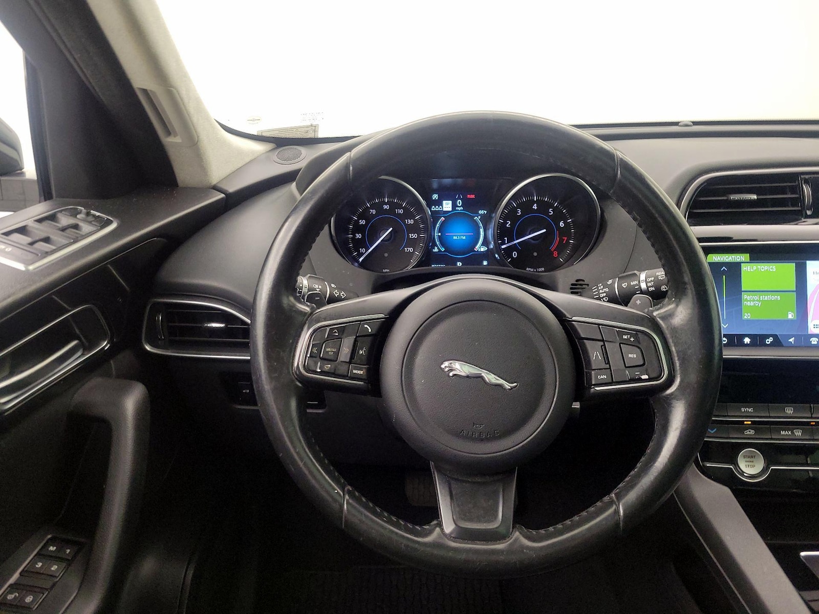 2020 Jaguar F-Pace Premium - Photo 11