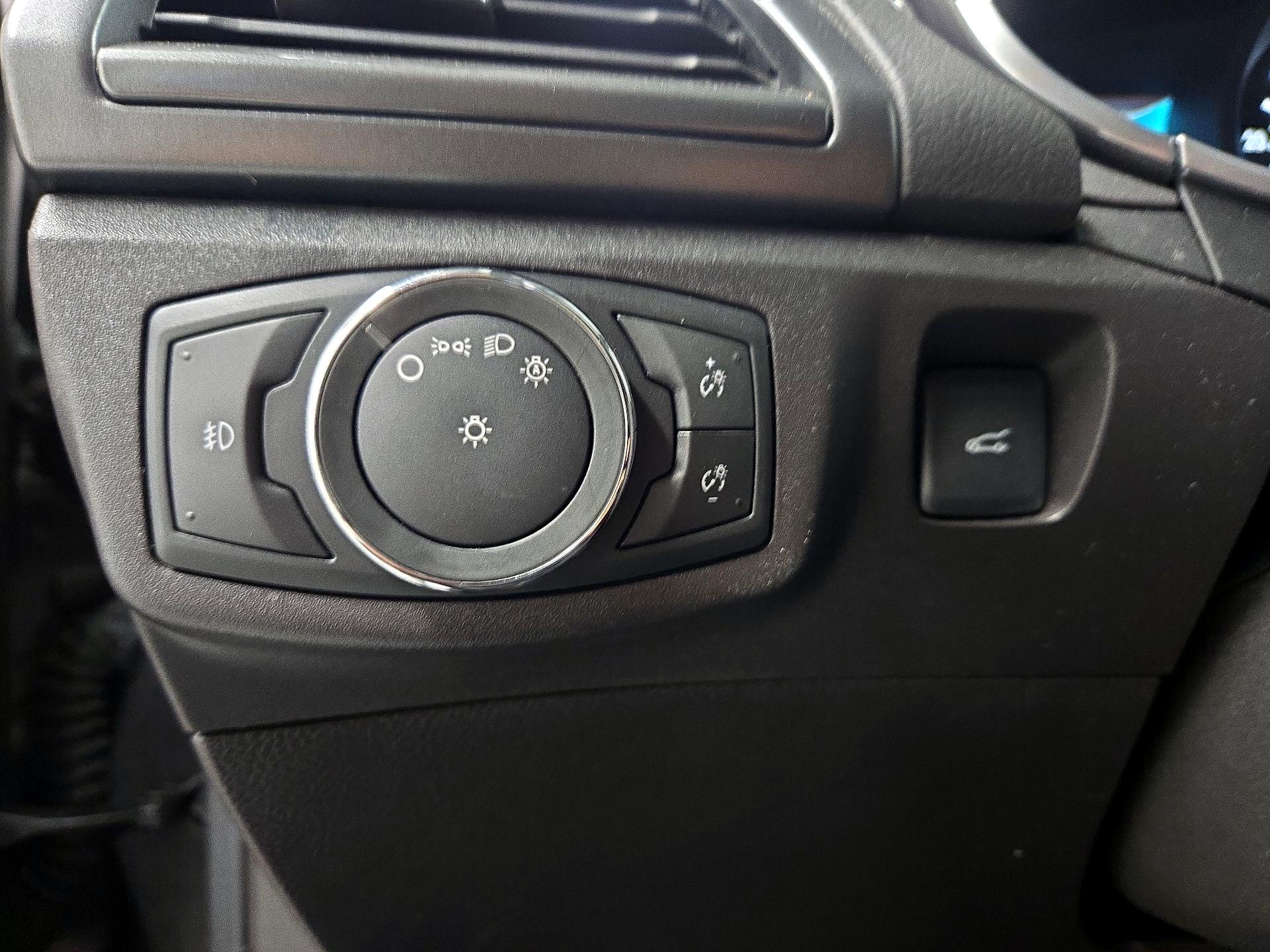 Thumbnail: 2016 Ford Fusion - 13