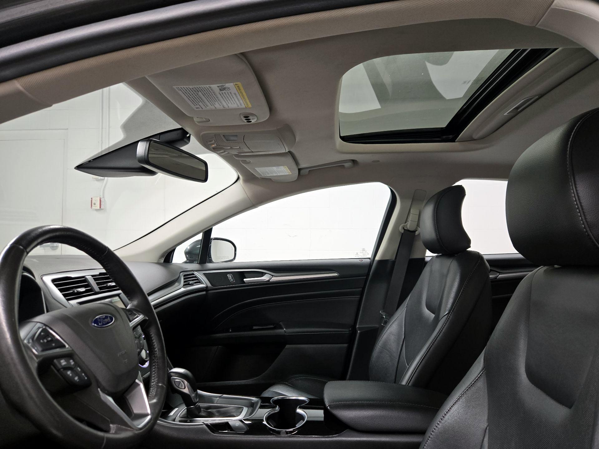 Thumbnail: 2016 Ford Fusion - 19