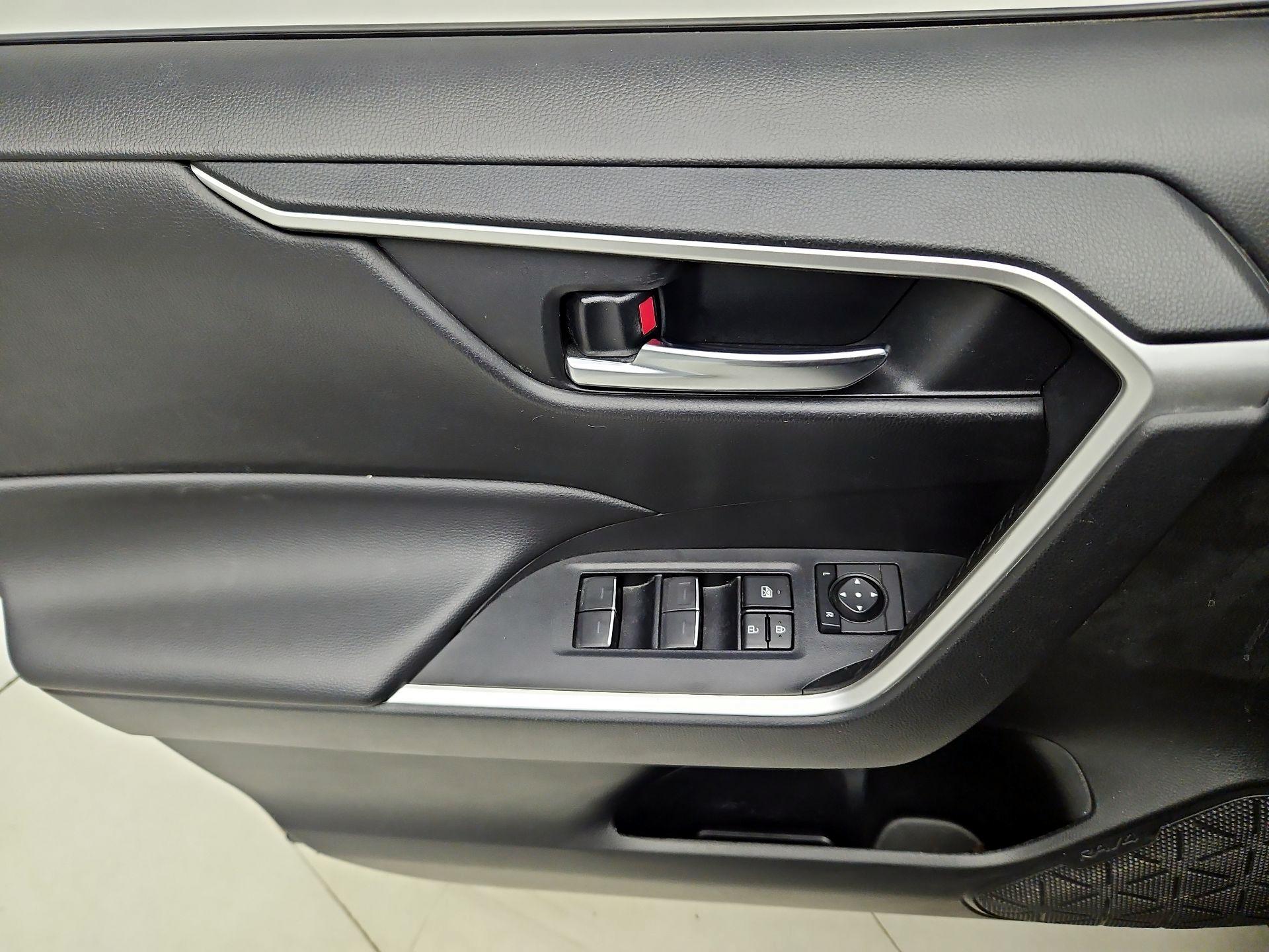 Thumbnail: 2023 Toyota RAV4 - 12