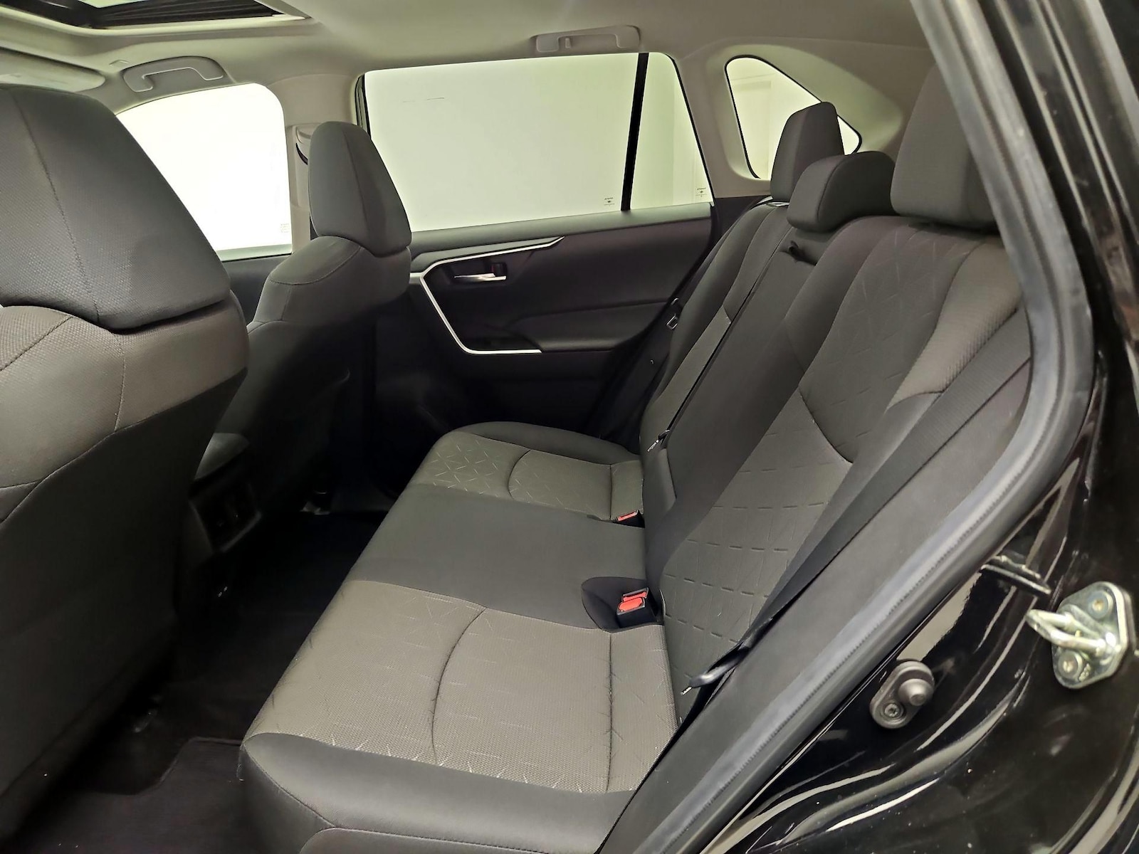 2023 Toyota RAV4 XLE - Photo 21