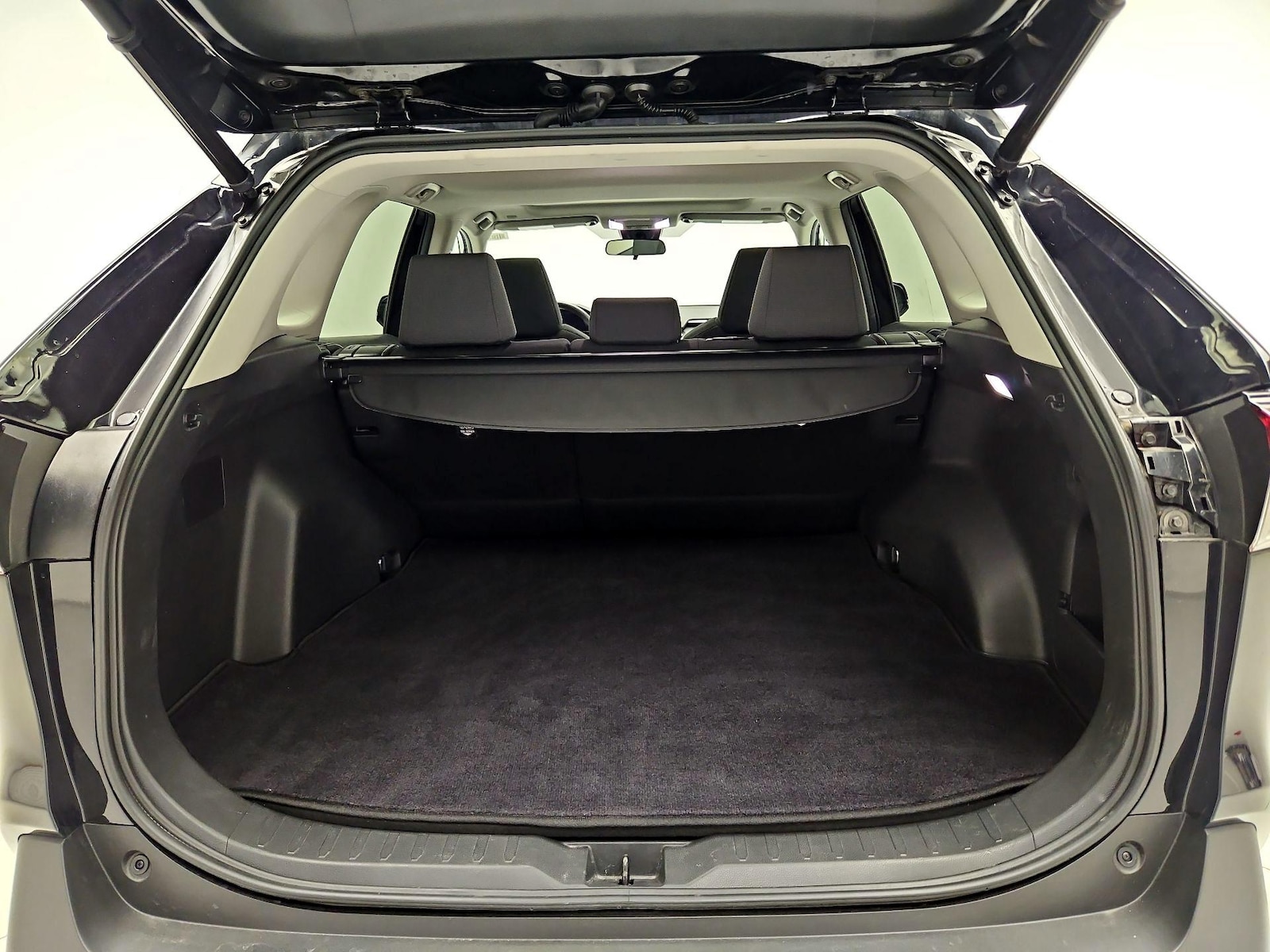 2023 Toyota RAV4 XLE - Photo 22