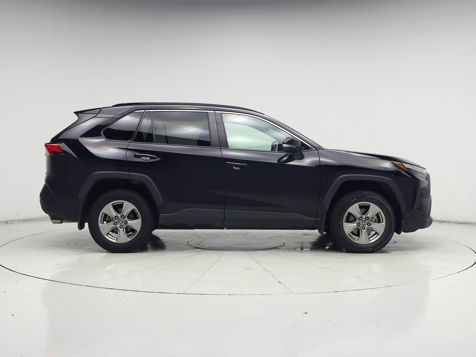 2023 Toyota RAV4 XLE - Photo 8