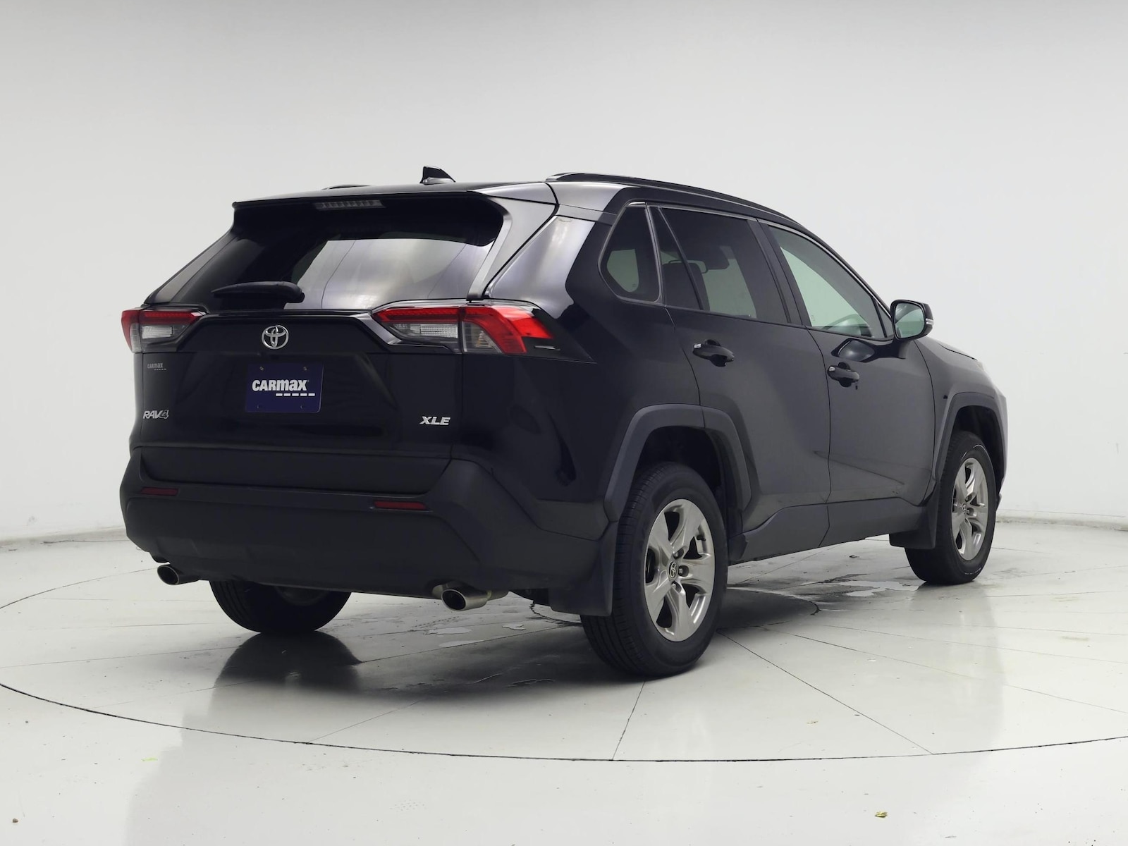 2023 Toyota RAV4 XLE - Photo 9